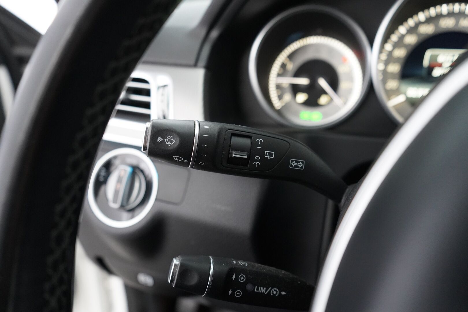Mercedes-Benz E 2016 220 BlueTec T A Business - Vetokoukku | Puolinahkasisusta | Sähköpenkki | Ortopedi | Vakkari