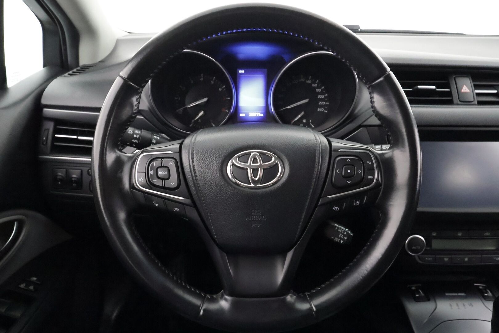 Toyota Avensis 2018 1,8 Valvematic Active Edition Touring Sports Multidrive S - | P.Kamera | LED | Sisätilanlämmitin | Kaistavahti | Navi | Vakkari | Kahdet renkaat | Merkkihuollot | Suomi-auto |