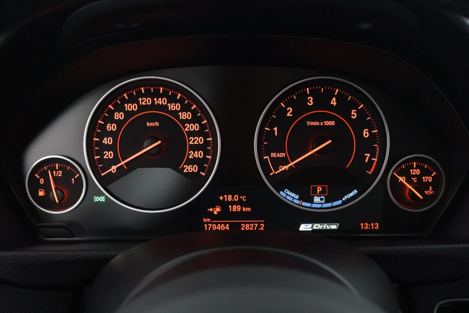 BMW 330 2017 F30 Sedan 330e A Business M Sport */ Kattoluukku / Prof. Navi / Vakkari / P-ilmastointi  / 2x renkaat /* - *Näyttävä / Siisti yksilö / 2x renkaat