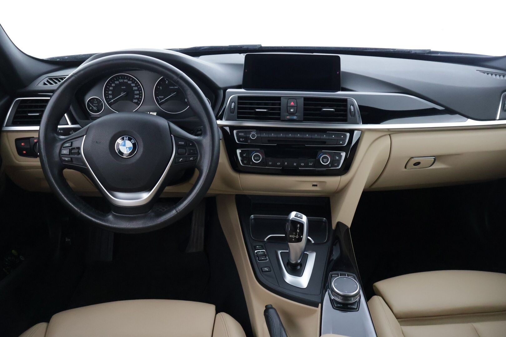 BMW 320 2018 F31 Touring 320d A xDrive Business Exclusive xDrive Edition * Prof.Navi / Hifit / Tutkat / NahkaSportpenkit / Ratinlämmitin / Vakkari * - Upea yksilö vaaleilla sportti nahkapenkeillä!