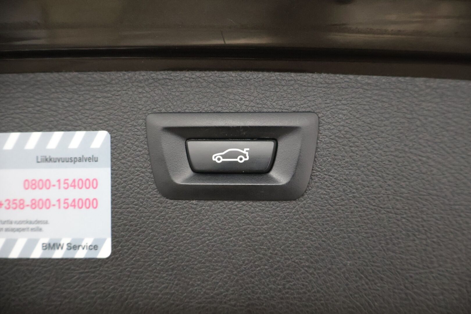 BMW 320 2018 F31 Touring 320d A xDrive Business Exclusive xDrive Edition * Prof.Navi / Hifit / Tutkat / NahkaSportpenkit / Ratinlämmitin / Vakkari * - Upea yksilö vaaleilla sportti nahkapenkeillä!