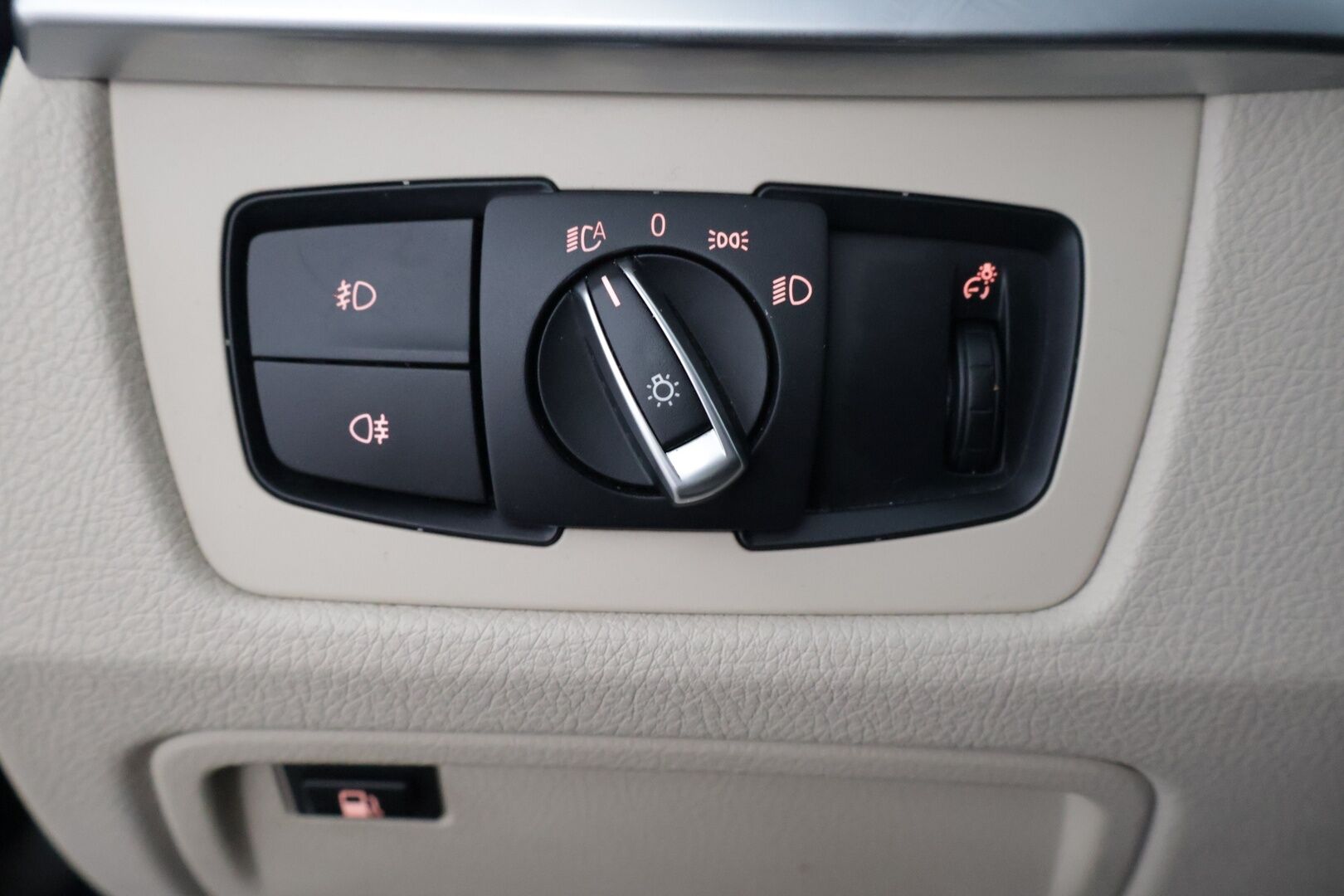 BMW 330 2018 F30 Sedan 330e A Business Exclusive Luxury *Suomi-auto / H&K / Prof.Navi / Kattoluukku / LED / Muistipenkit* - *Akku kuntotarkastettu / Vaaleat sporttinahat / 2x Renkaat ja vanteet*