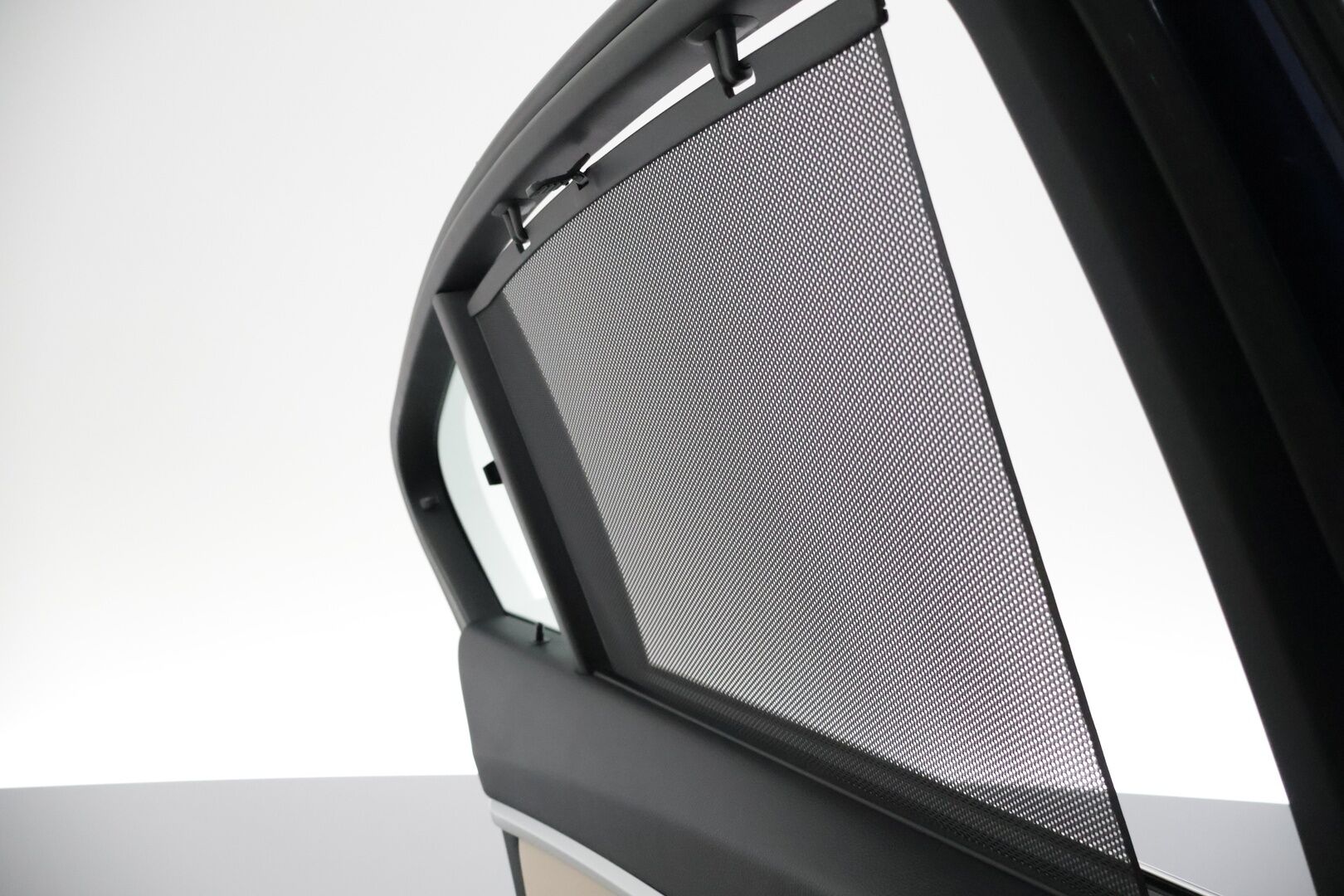 BMW 330 2018 F30 Sedan 330e A Business Exclusive Luxury *Suomi-auto / H&K / Prof.Navi / Kattoluukku / LED / Muistipenkit* - *Vaaleat sporttinahat / 2x Renkaat ja vanteet*