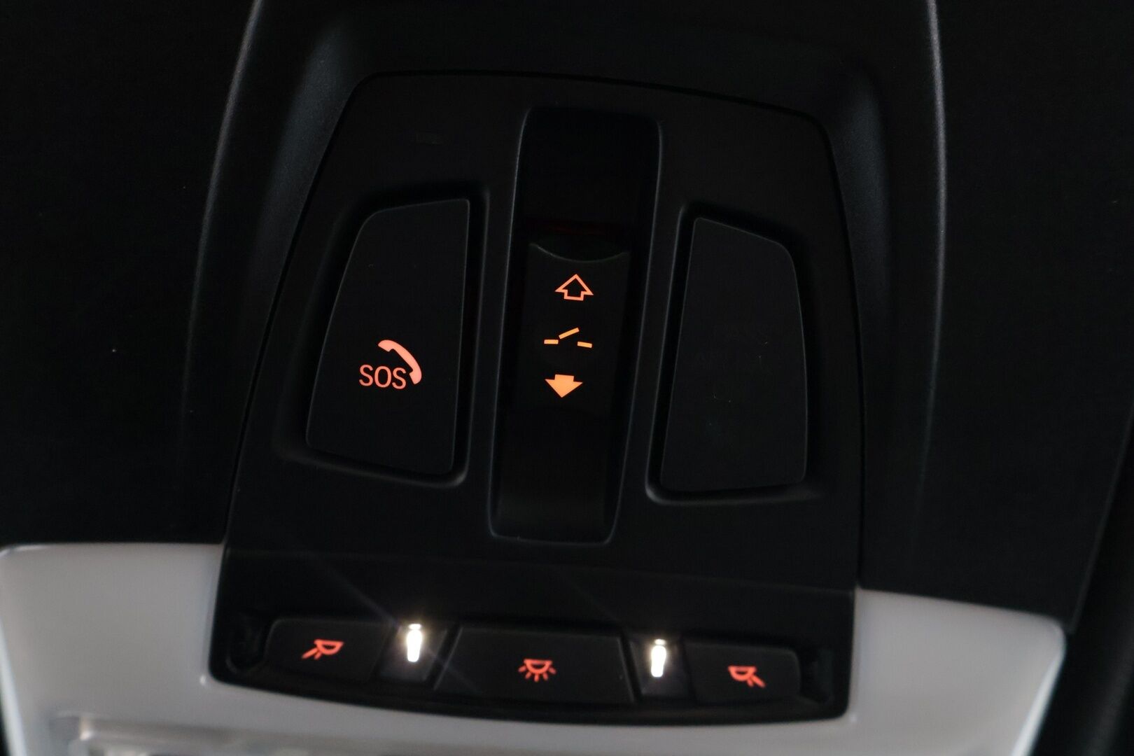 BMW 330 2018 F30 Sedan 330e A Business Exclusive Luxury *Suomi-auto / H&K / Prof.Navi / Kattoluukku / LED / Muistipenkit* - *Akku kuntotarkastettu / Vaaleat sporttinahat / 2x Renkaat ja vanteet*