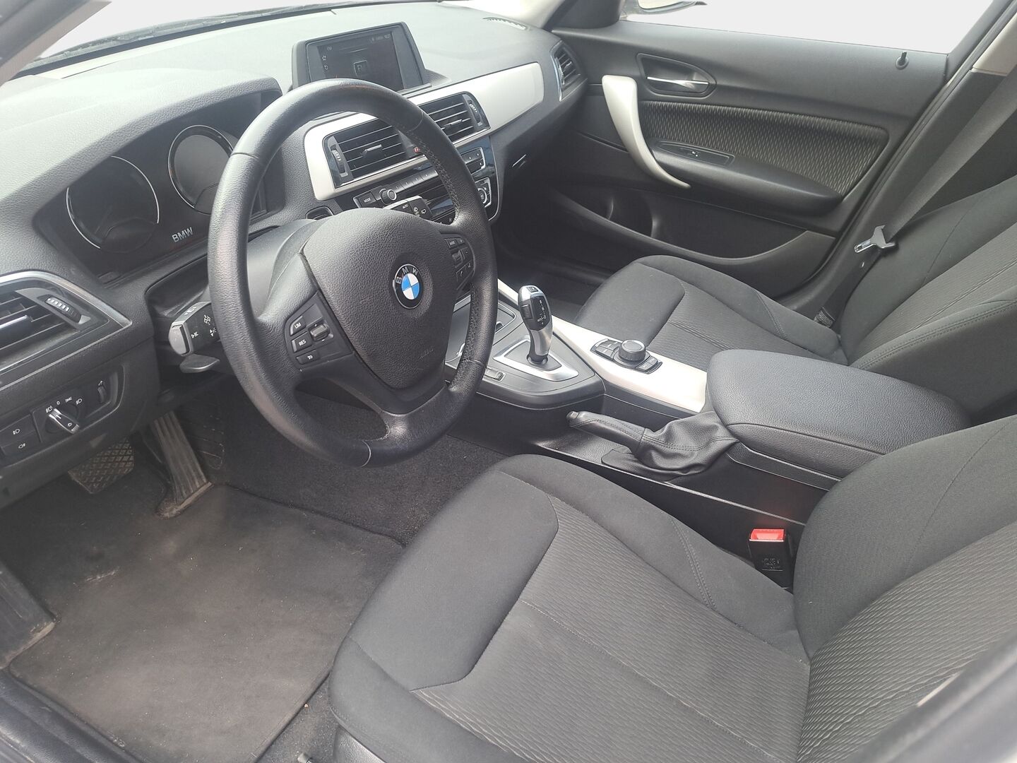 BMW 118 2018 F20 Hatchback 118i A Business Automatic Edition - | Suomi-auto | Digimittaristo | Vakionopeudensäädin | LED |  P. Tutka | 2x Renkaat ja Vanteet |