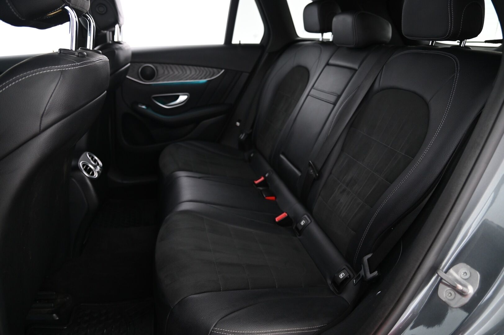 Mercedes-Benz GLC 2018 220 d 4Matic A Premium Business *Amg sisäpaketti / Webasto / DTR Pro / P.kamera / Sporttipenkit / Koukku* - *Suomi-auto / ILS-Led / 2x renkaat*