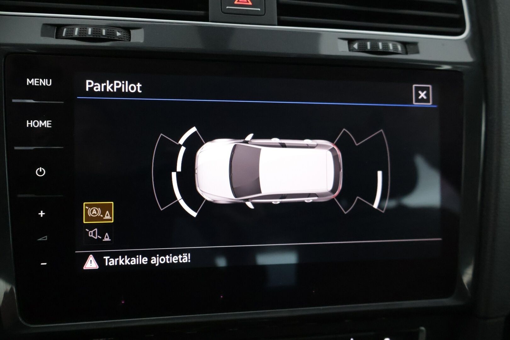 Volkswagen Golf 2018 e-Golf 100kW 36kWh aut. ** Facelift / Digimittaristo / Lämpöpumppu / Lämm. Tuulilasi / Acc / Carplay&Android auto ** - *Lämpöpaketilla varusteltu Suomiauto! / Kahdet renkaat vanteilla!*