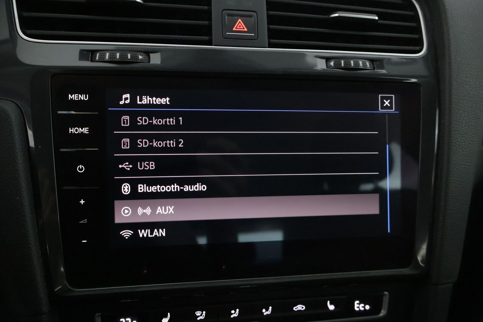 Volkswagen Golf 2018 e-Golf 100kW 36kWh aut. ** Facelift / Digimittaristo / Lämpöpumppu / Lämm. Tuulilasi / Acc / Carplay&Android auto ** - *Lämpöpaketilla varusteltu Suomiauto! / Kahdet renkaat vanteilla!*
