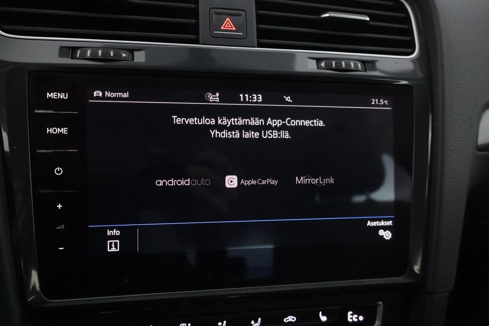 Volkswagen Golf 2018 e-Golf 100kW 36kWh aut. ** Facelift / Digimittaristo / Lämpöpumppu / Lämm. Tuulilasi / Acc / Carplay&Android auto ** - *Lämpöpaketilla varusteltu Suomiauto! / Kahdet renkaat vanteilla!*