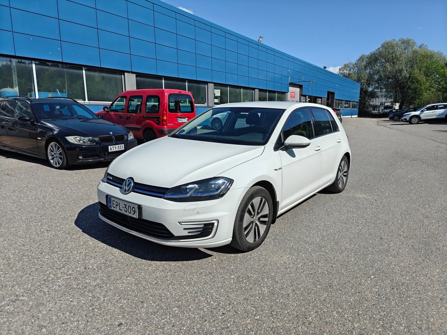 Volkswagen Golf 2018 e-Golf 100kW 36kWh aut. ** Facelift / Digimittaristo / Lämpöpumppu / Lämm. Tuulilasi / Acc / Carplay&Android auto ** - *Lämpöpaketilla varusteltu Suomiauto! / Kahdet renkaat vanteilla!*