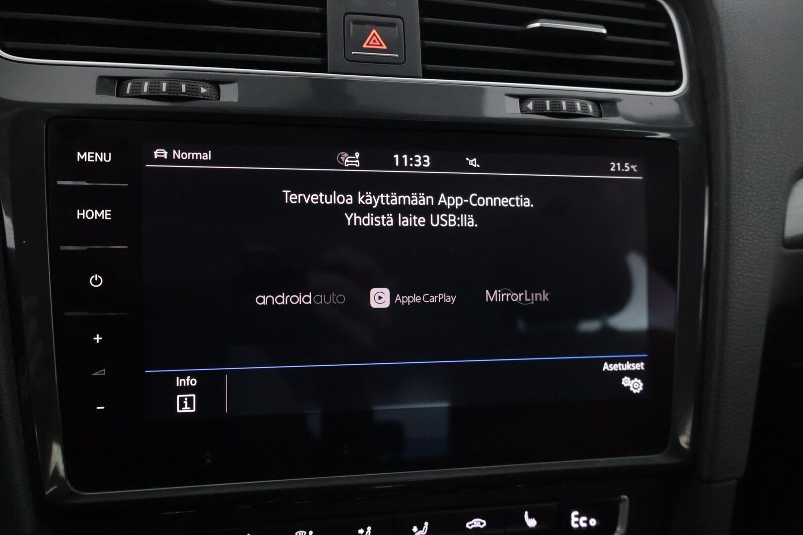 Volkswagen Golf 2018 e-Golf 100kW 36kWh aut. ** Facelift / Digimittaristo / Lämpöpumppu / Lämm. Tuulilasi / Acc / Carplay&Android auto ** - *Lämpöpaketilla varusteltu Suomiauto! / Kahdet renkaat vanteilla!*