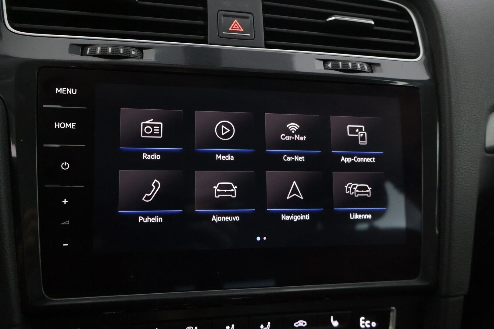 Volkswagen Golf 2018 e-Golf 100kW 36kWh aut. ** Facelift / Digimittaristo / Lämpöpumppu / Lämm. Tuulilasi / Acc / Carplay&Android auto ** - *Lämpöpaketilla varusteltu Suomiauto! / Kahdet renkaat vanteilla!*