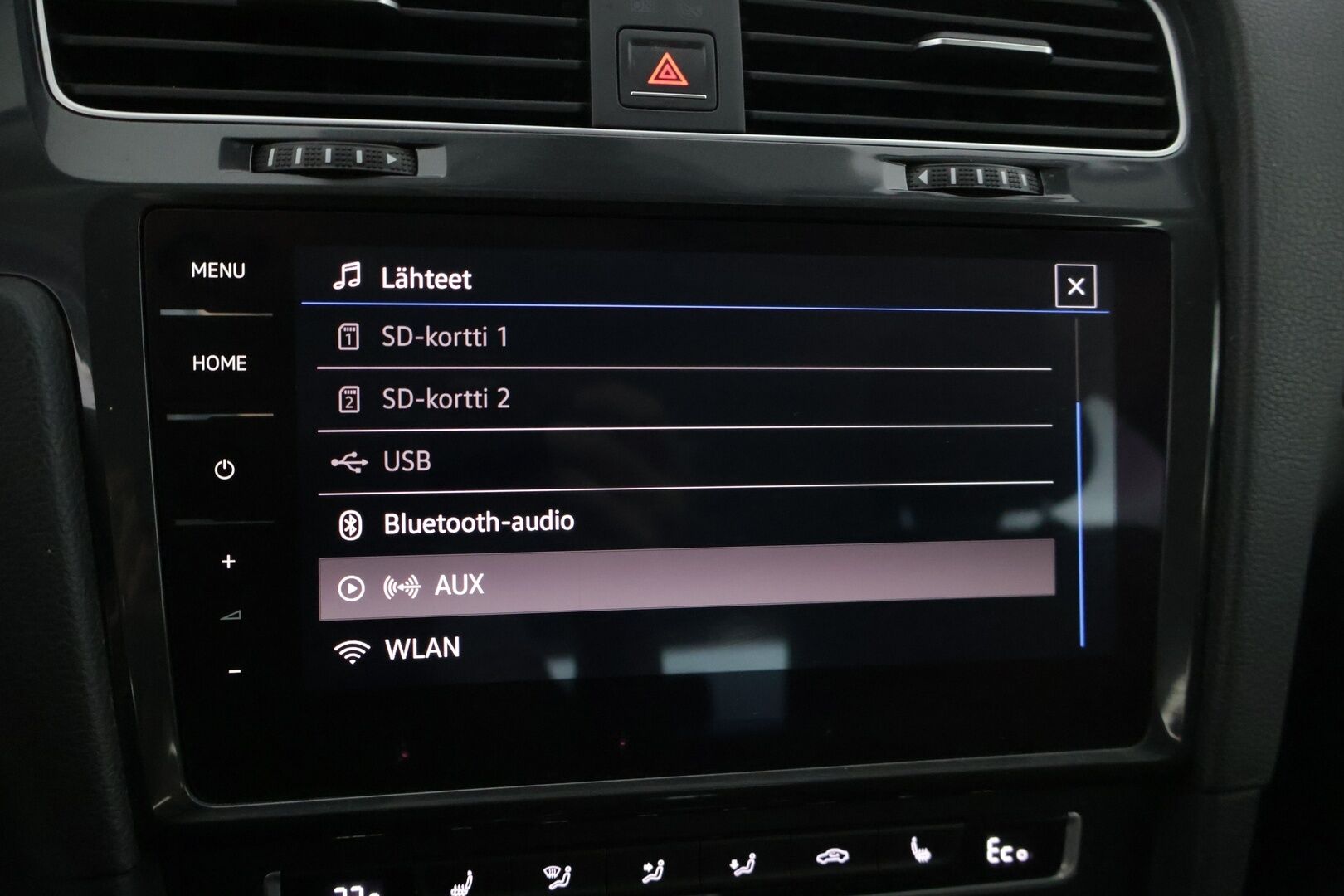 Volkswagen Golf 2018 e-Golf 100kW 36kWh aut. ** Facelift / Digimittaristo / Lämpöpumppu / Lämm. Tuulilasi / Acc / Carplay&Android auto ** - *Lämpöpaketilla varusteltu Suomiauto! / Kahdet renkaat vanteilla!*