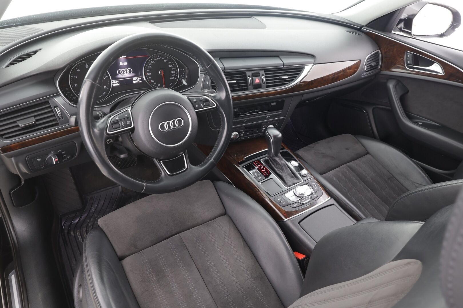 Audi A6 2018 Sedan S line Business Sport 1,8 TFSI 140 kW ultra S tronic - | Webasto | Koukku | Bose | ACC | Matrix-LED | Sporttipenkki Muistilla | P.Kamera | Navi | Suomi-auto | Kahdet renkaat |