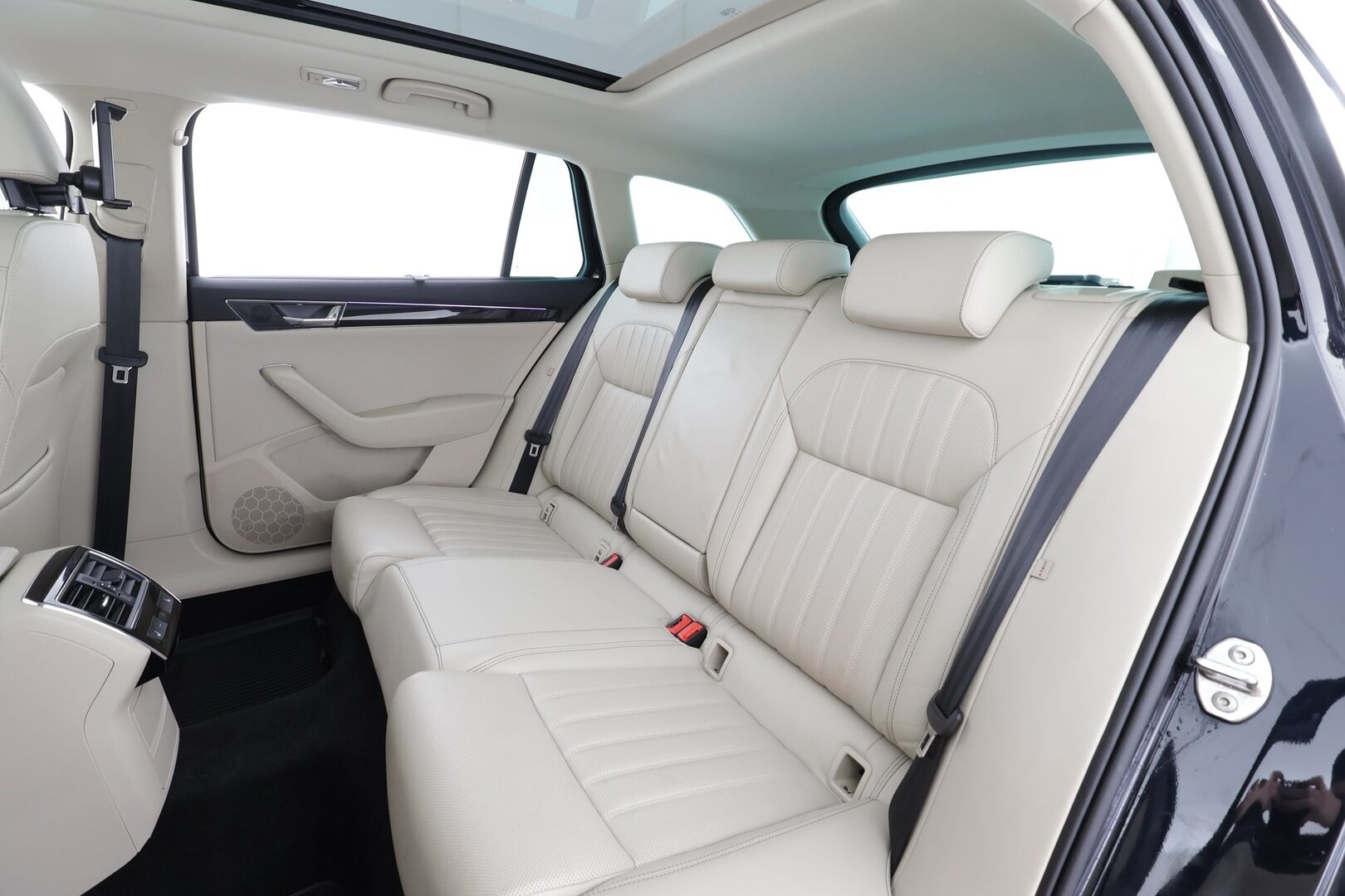 Skoda Superb 2021 Combi 1,4 TSI PHEV L&K iV DSG *Webasto / ACC / Canton / Panorama / Matrix-LED / 360° / Hierova&Ilmastoitu Muistipenkki* - *Taittuva koukku / Suomi-auto / Kahdet renkaat*