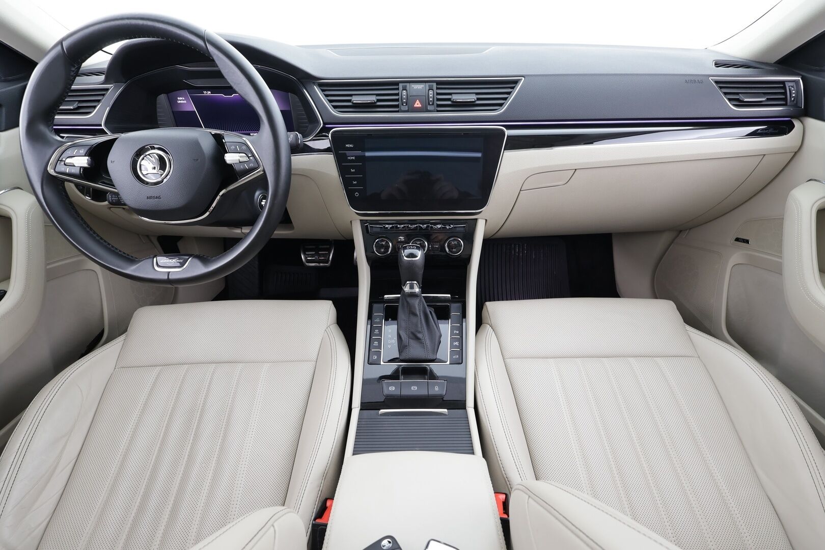 Skoda Superb 2021 Combi 1,4 TSI PHEV L&K iV DSG *Webasto / ACC / Canton / Panorama / Matrix-LED / 360° / Hierova&Ilmastoitu Muistipenkki* - *Taittuva koukku / Suomi-auto / Kahdet renkaat*