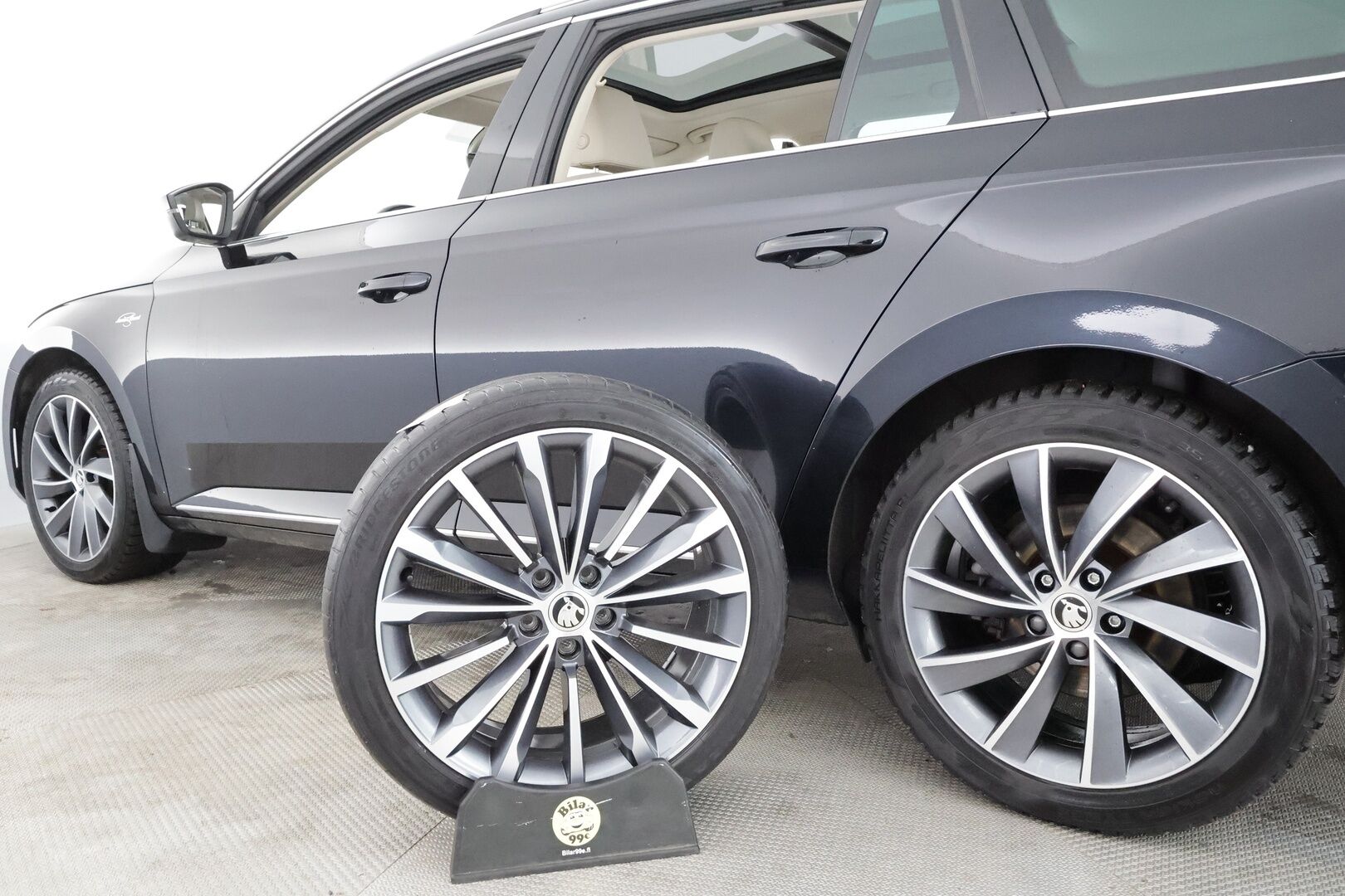 Skoda Superb 2021 Combi 1,4 TSI PHEV L&K iV DSG * Canton / ACC / Panorama / Matrix-LED / 360° / Hierova&Ilmastoitu Muistipenkki / Koukku * - Webasto / Suomi-auto / Kahdet renkaat - HULLU BLACKWEEK KORKOTARJOUS 2,49%