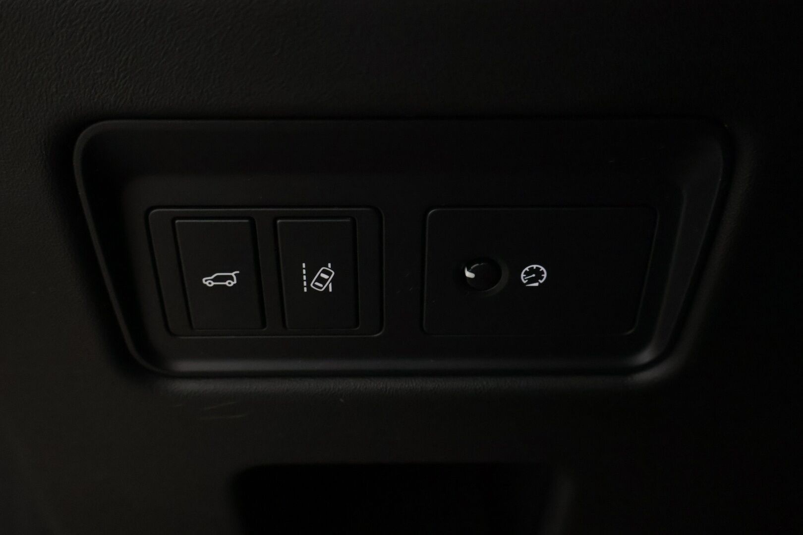 Land Rover Discovery 2018 2,0 Td4 SE Aut **7-Paikkainen / WEBASTO / Koukku / Suomi-Auto** - Kahdet renkaat aluvanteilla / Siisti!