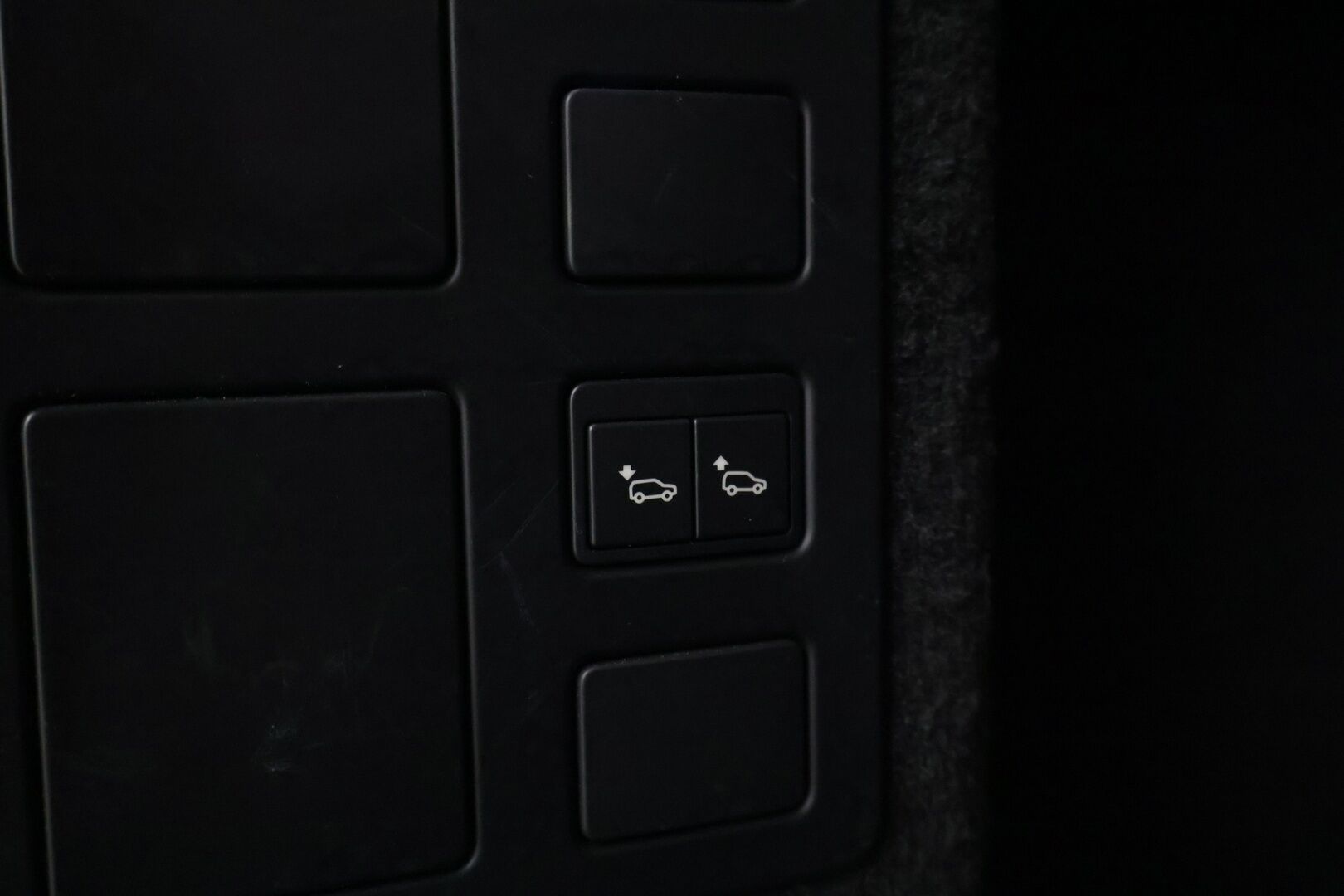 Land Rover Discovery 2018 2,0 Td4 SE Aut **7-Paikkainen / WEBASTO / Koukku / Suomi-Auto** - Kahdet renkaat aluvanteilla / Siisti!