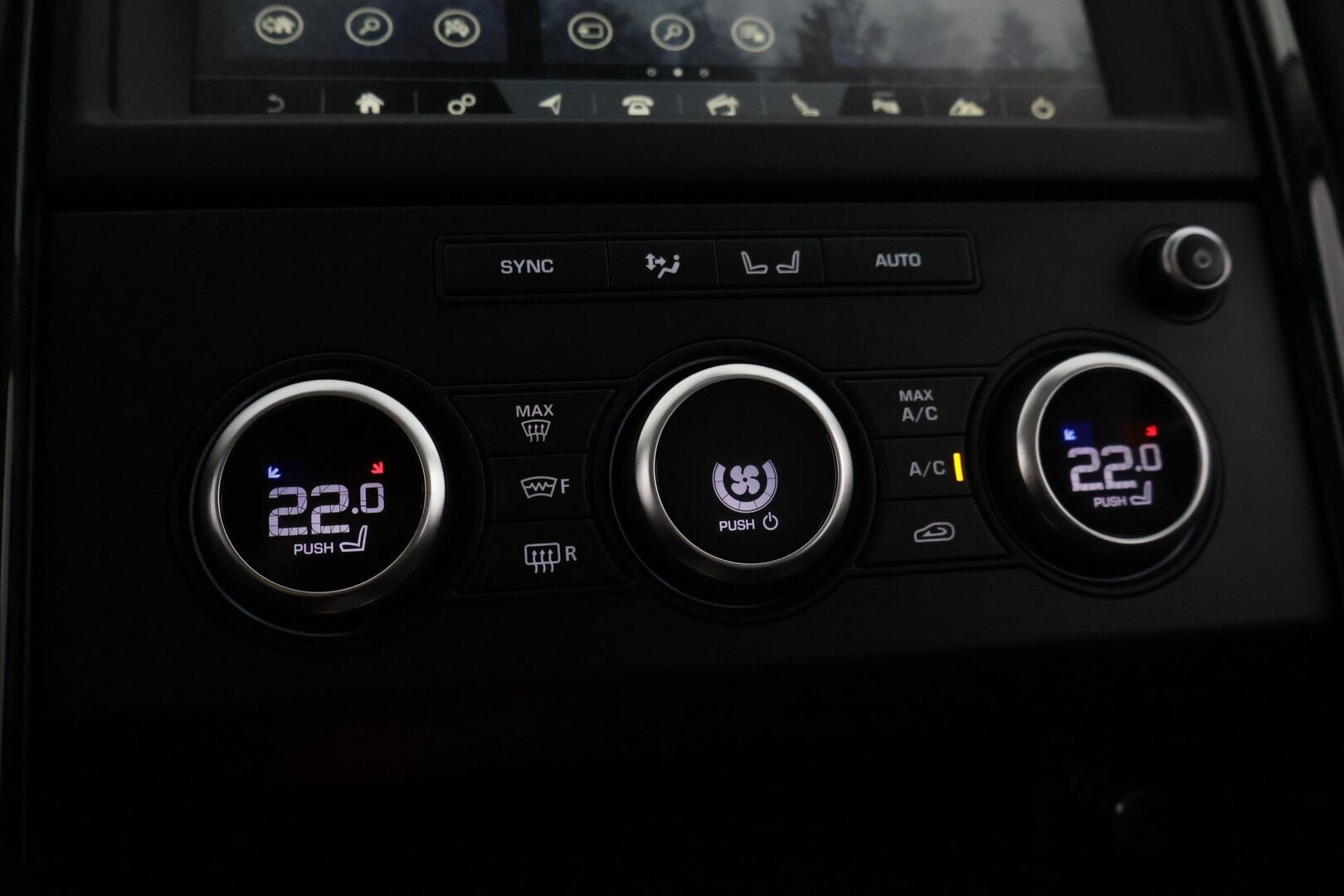 Land Rover Discovery 2018 2,0 Td4 SE Aut *Suomi-auto / 7-P / Webasto / Koukku* - Kahdet renkaat aluvanteilla / Siisti! - HULLUT AVAJAISHULINAT KORKOTARJOUS 3,29 %