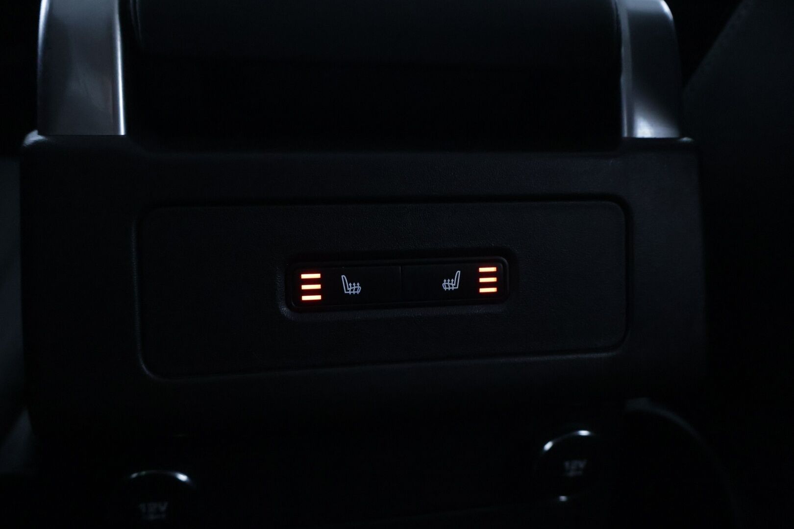 Land Rover Discovery 2018 2,0 Td4 SE Aut *Suomi-auto / 7-P / Webasto / Koukku* - Kahdet renkaat aluvanteilla / Siisti! - HULLUT AVAJAISHULINAT KORKOTARJOUS 3,29 %