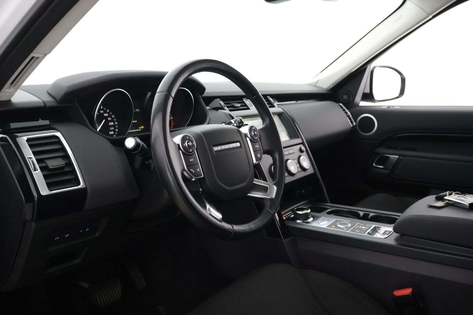 Land Rover Discovery 2018 2,0 Td4 SE Aut *Suomi-auto / 7-P / Webasto / Koukku* - Kahdet renkaat aluvanteilla / Siisti! - HULLUT AVAJAISHULINAT KORKOTARJOUS 3,29 %