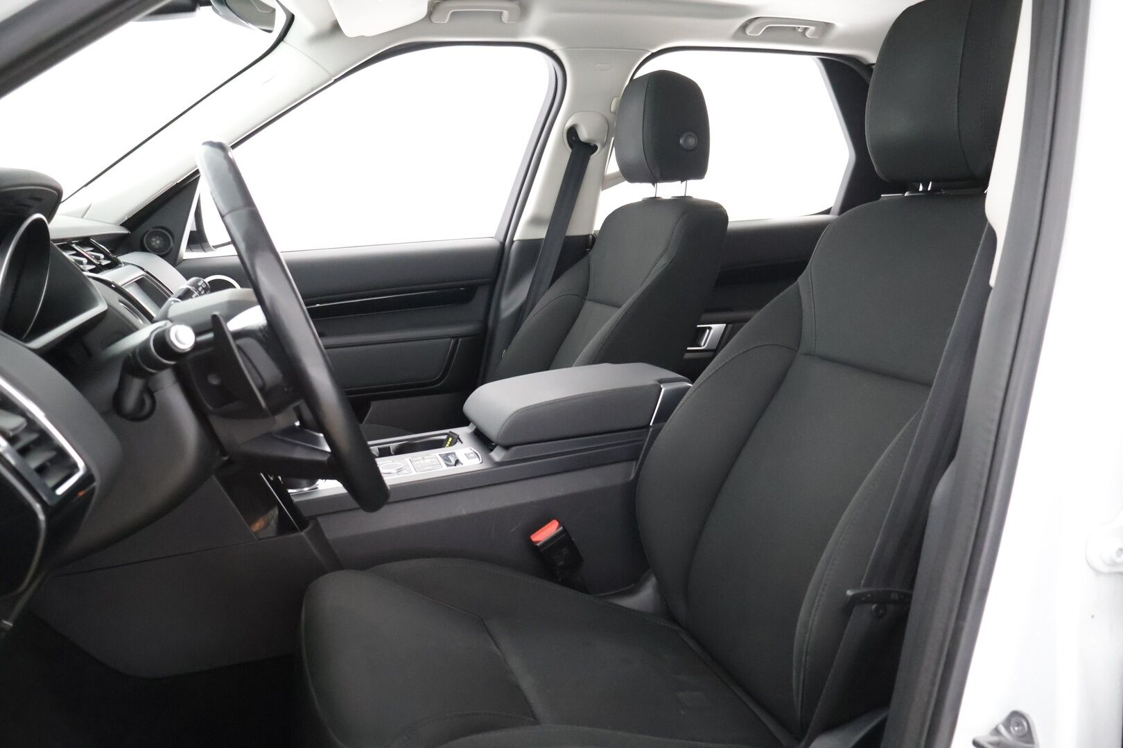 Land Rover Discovery 2018 2,0 Td4 SE Aut **7-Paikkainen / WEBASTO / Koukku / Suomi-Auto** - Kahdet renkaat aluvanteilla / Siisti!