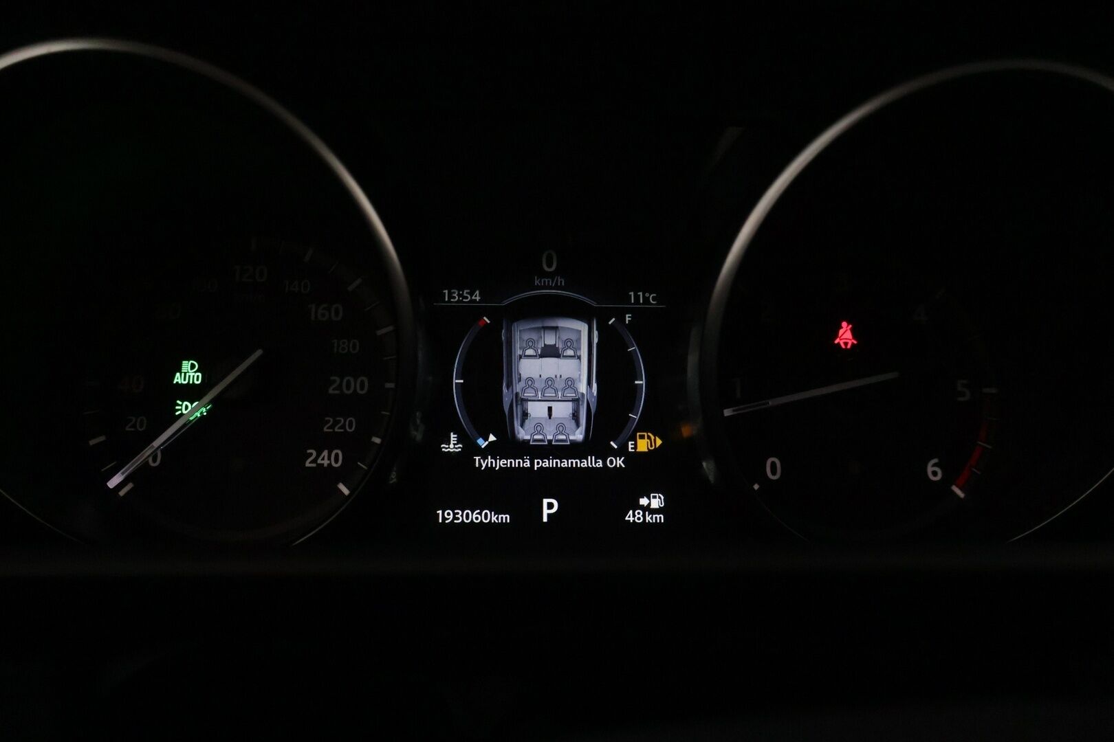 Land Rover Discovery 2018 2,0 Td4 SE Aut *Suomi-auto / 7-P / Webasto / Koukku* - Kahdet renkaat aluvanteilla / Siisti! - HULLUT AVAJAISHULINAT KORKOTARJOUS 3,29 %