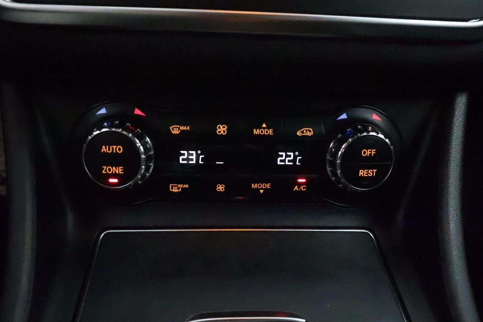 Mercedes-Benz CLA 2018 200d A Premium Business **Harman/Kardon / LED-High Performance / Sporttipenkit / P.Kamera / Sisätilanlämmitin** - AC / Vakkari / 2x Renkaat