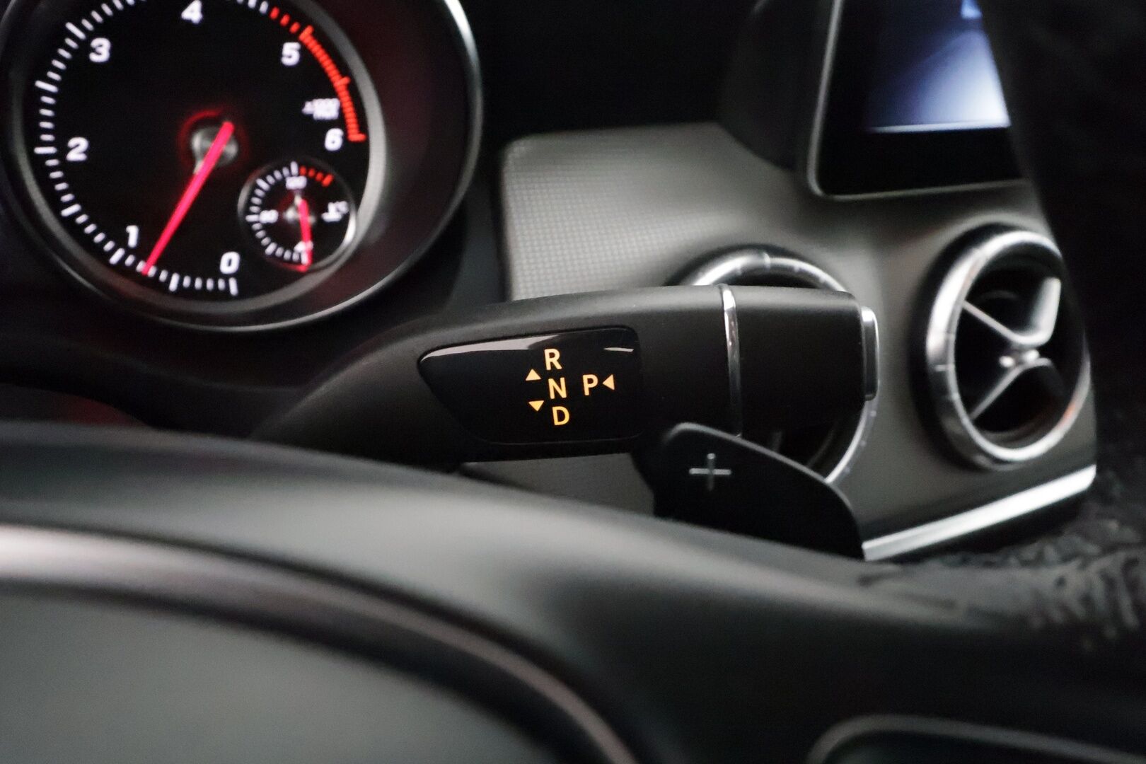 Mercedes-Benz CLA 2018 200d A Premium Business **Harman/Kardon / LED-High Performance / Sporttipenkit / P.Kamera / Sisätilanlämmitin** - AC / Vakkari / 2x Renkaat