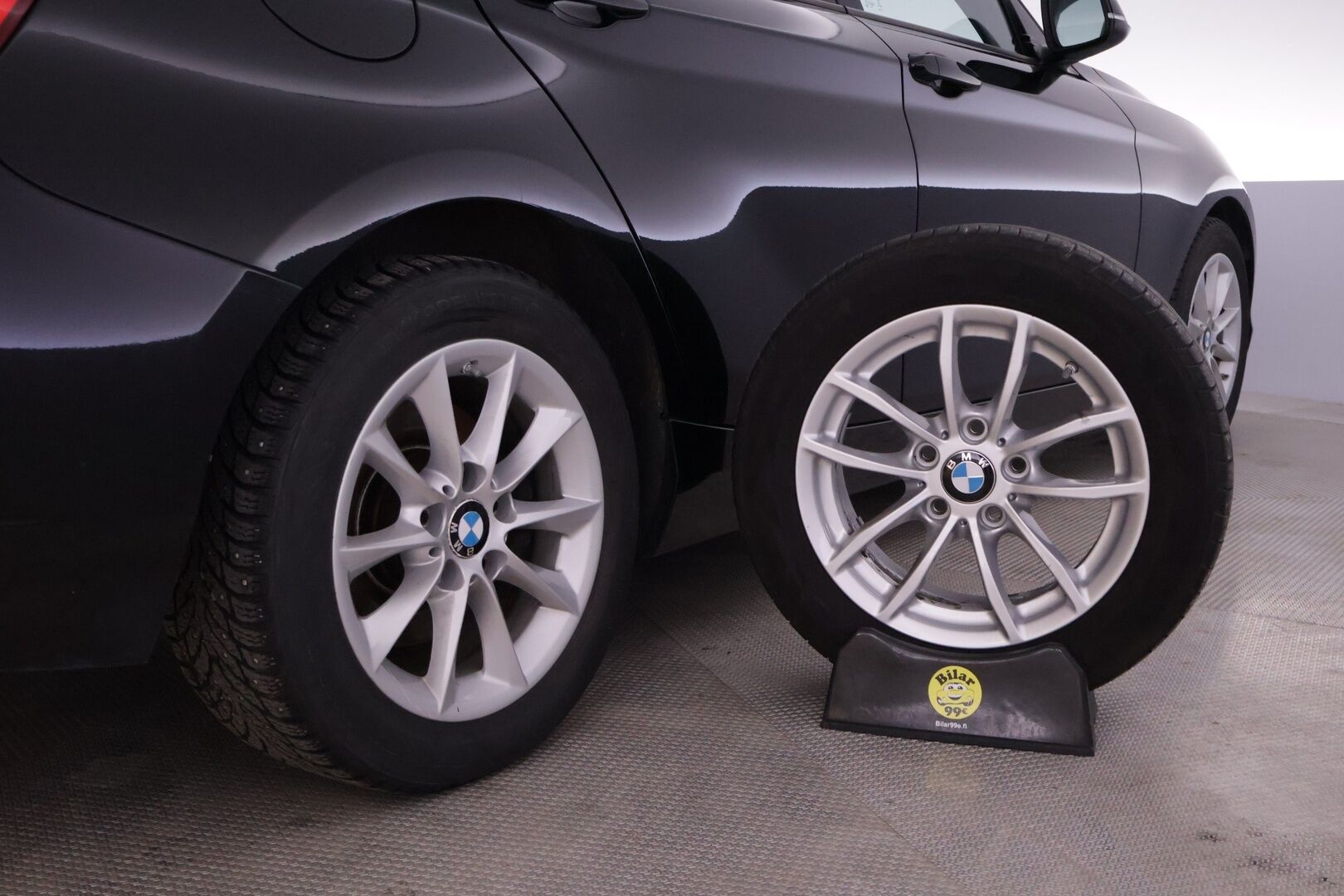 BMW 120 2018 F20 Hatchback 120d A xDrive Business Aut. Edition *Vakkari / Lohko / Tutka / Xenon / Suomiauto* - Vähän ajettu ja hyvin huollettu neliveto kaksilla hyvillä renkailla! - HULLUT VÄLIPÄIVÄT KORKOTARJOUS 2,49%