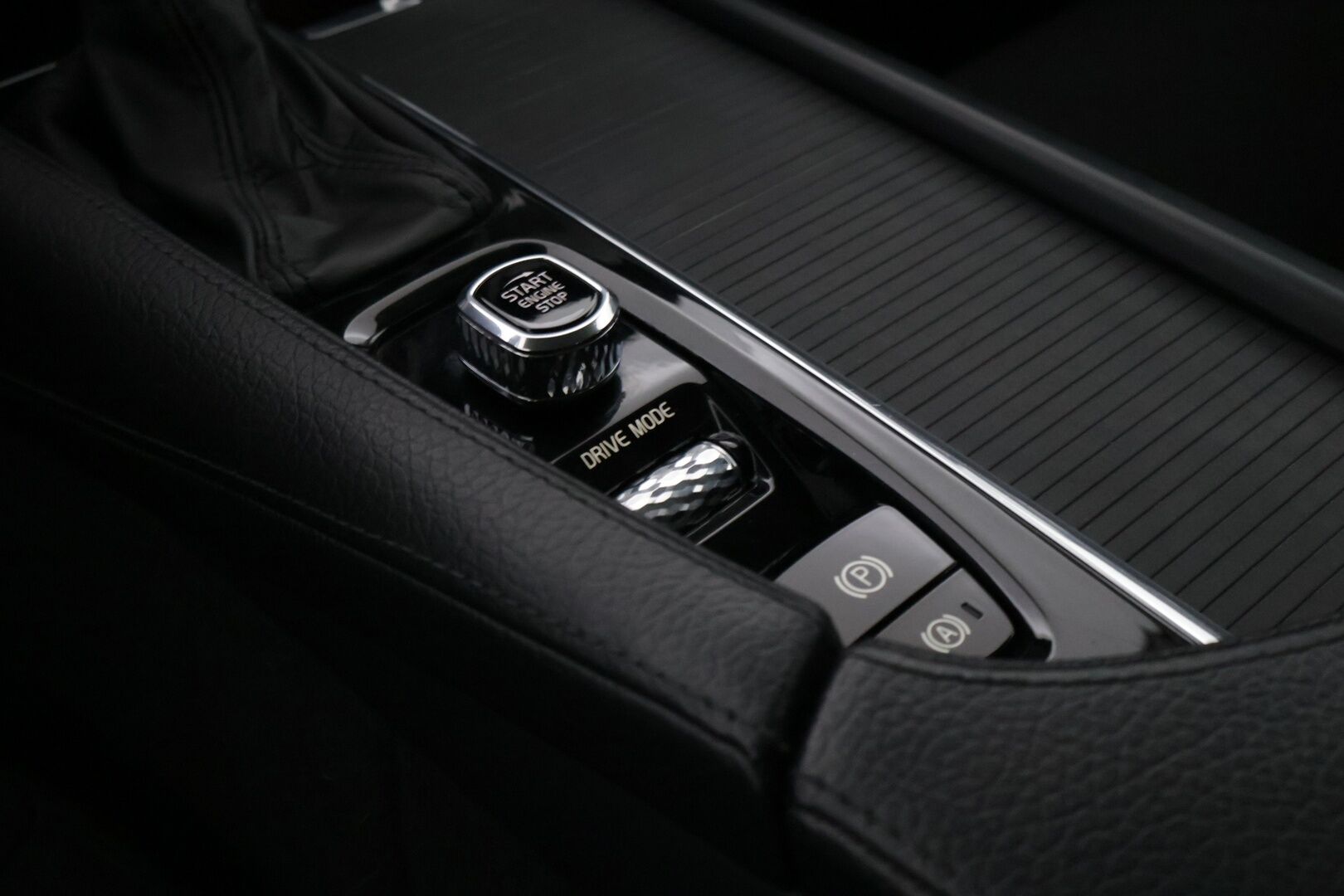 Volvo S90 2019 D3 Business aut *Webasto / ACC / VOC / Pilot Assist / Digimittaristo / Keyless* - Parkkitutkat / 2X Renkaat ja vanteet / Ratinlämmitin