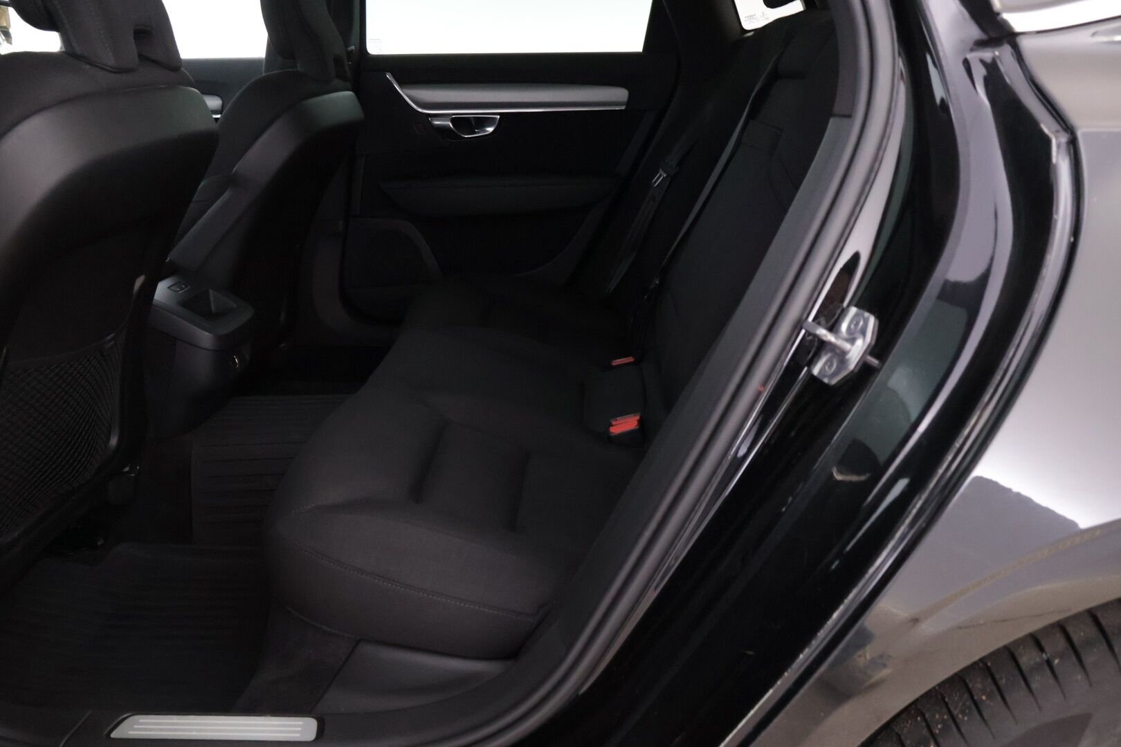 Volvo S90 2019 D3 Business aut *Webasto / ACC / VOC / Pilot Assist / Digimittaristo / Keyless* - Juuri huollettu / 20"-vanteet / Kahdet hyväkuntoiset renkaat / Ratinlämmitin - Osta nyt, maksa vasta ensi vuonna