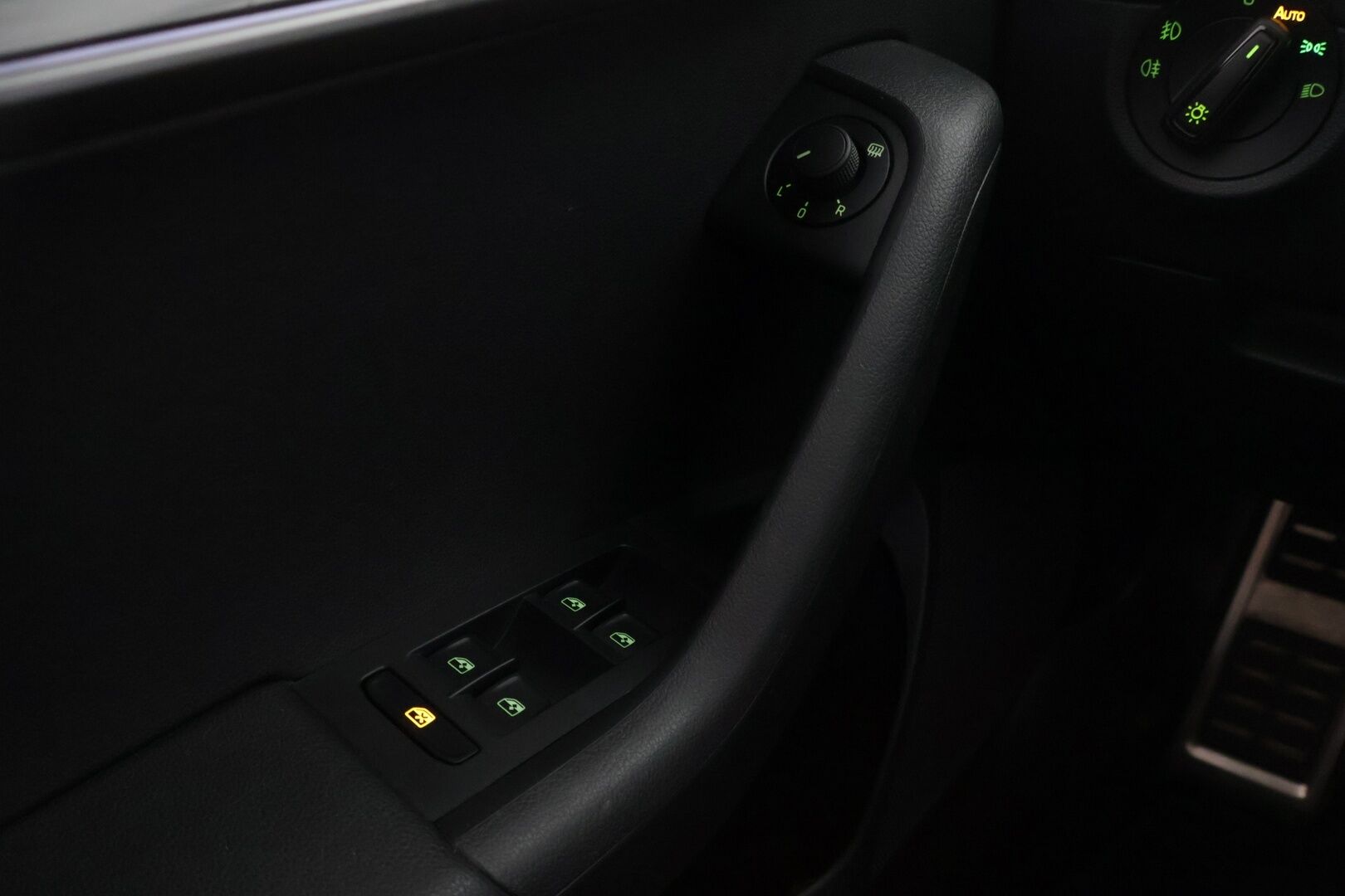Skoda Octavia 2019 Combi 1,5 TSI Style BusinessLine DSG Autom. - Adapt. Vakkari | BLIS | P. Kamera | Sporttipenkit | Koukku | Webasto | 2x renkaat&alumiinivanteet