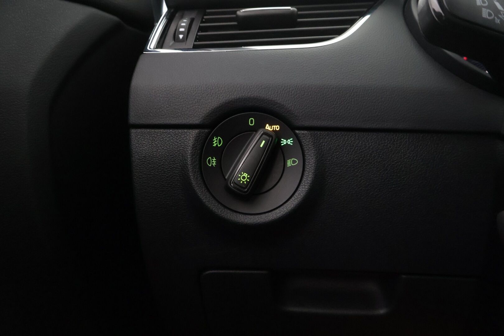 Skoda Octavia 2019 Combi 1,5 TSI Style BusinessLine DSG Autom. - Adapt. Vakkari | BLIS | P. Kamera | Sporttipenkit | Koukku | Webasto | 2x renkaat&alumiinivanteet