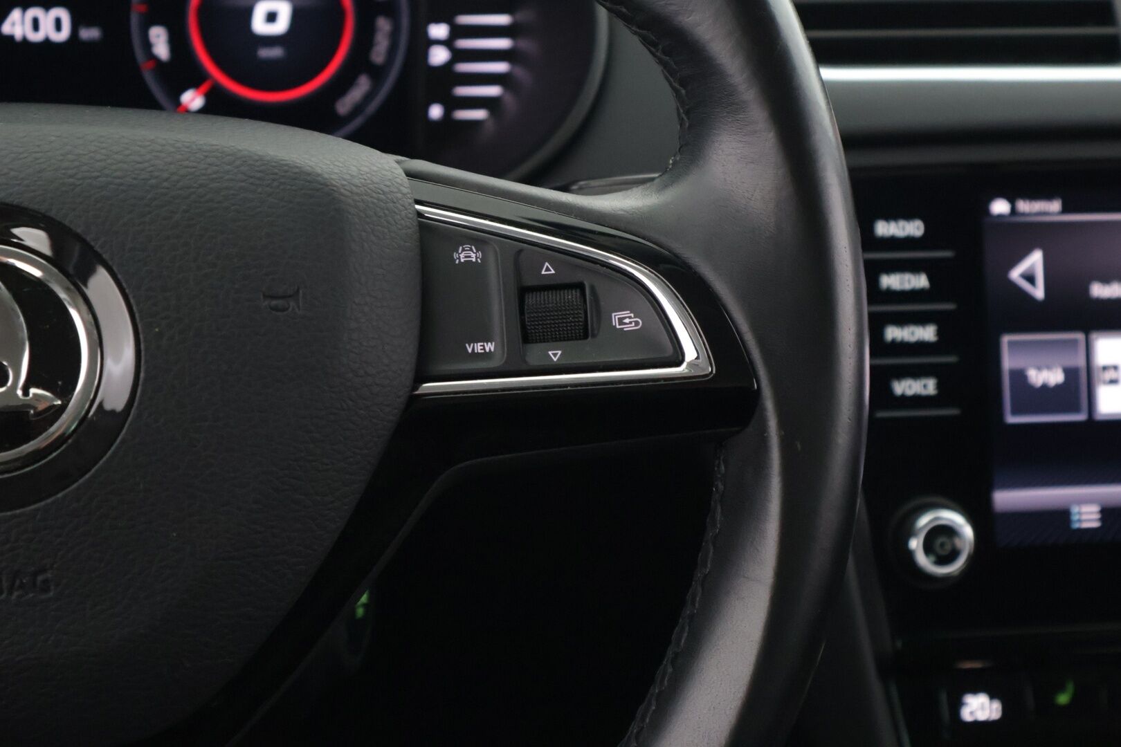 Skoda Octavia 2019 Combi 1,5 TSI Style BusinessLine DSG Autom. - Adapt. Vakkari | BLIS | P. Kamera | Sporttipenkit | Koukku | Webasto | 2x renkaat&alumiinivanteet
