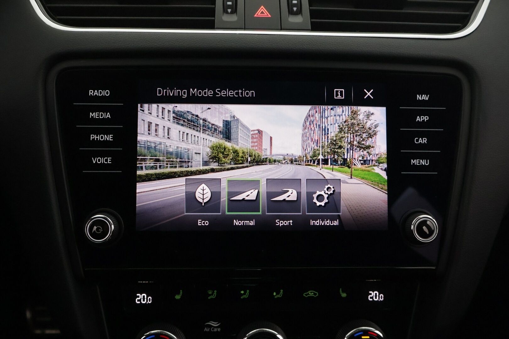 Skoda Octavia 2019 Combi 1,5 TSI Style BusinessLine DSG Autom. - Adapt. Vakkari | BLIS | P. Kamera | Sporttipenkit | Koukku | Webasto | 2x renkaat&alumiinivanteet