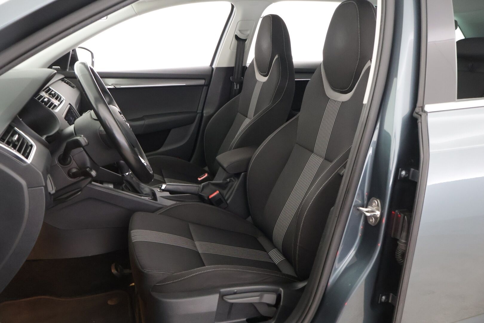 Skoda Octavia 2019 Combi 1,5 TSI Style BusinessLine DSG Autom. - Adapt. Vakkari | BLIS | P. Kamera | Sporttipenkit | Koukku | Webasto | 2x renkaat&alumiinivanteet