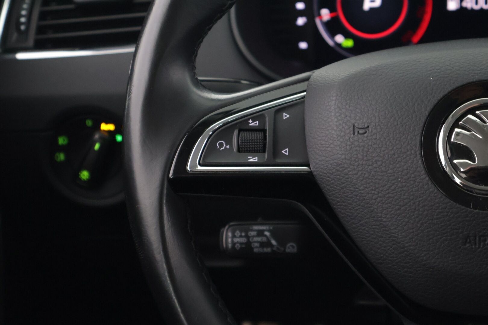 Skoda Octavia 2019 Combi 1,5 TSI Style BusinessLine DSG Autom. - Adapt. Vakkari | BLIS | P. Kamera | Sporttipenkit | Koukku | Webasto | 2x renkaat&alumiinivanteet
