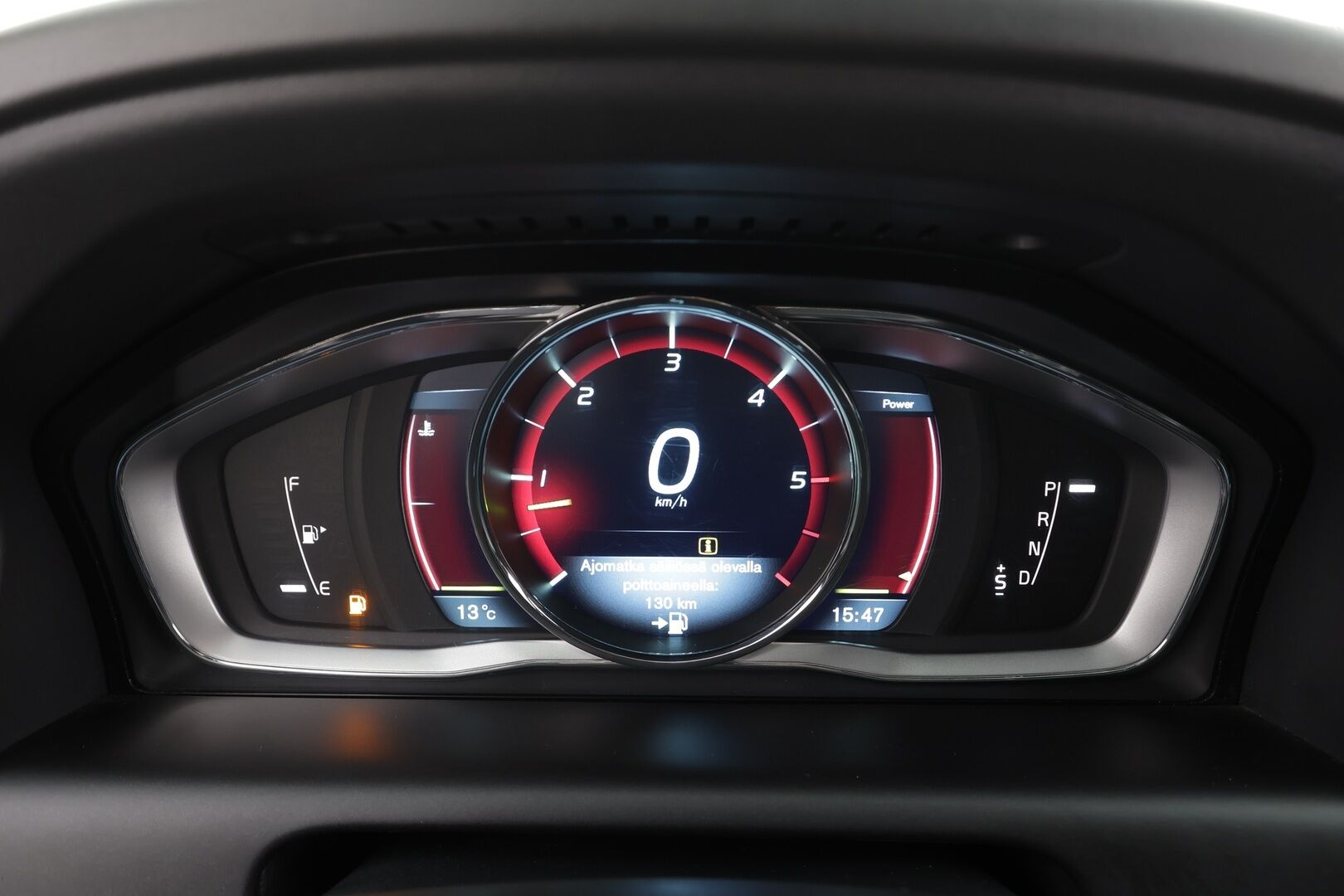 Volvo XC60 2014 D4 AWD R-Design aut * Vakkari / P.tutka / Xenon / Koukku / Webasto / Premium Sound / Muistipenkki / Navi / Puolinahat * - Kahdet renkaat aluvanteilla / Juuri katsastettu - HULLUT BLACKWEEK JATKOT - KORKOTARJOUS 2,49%