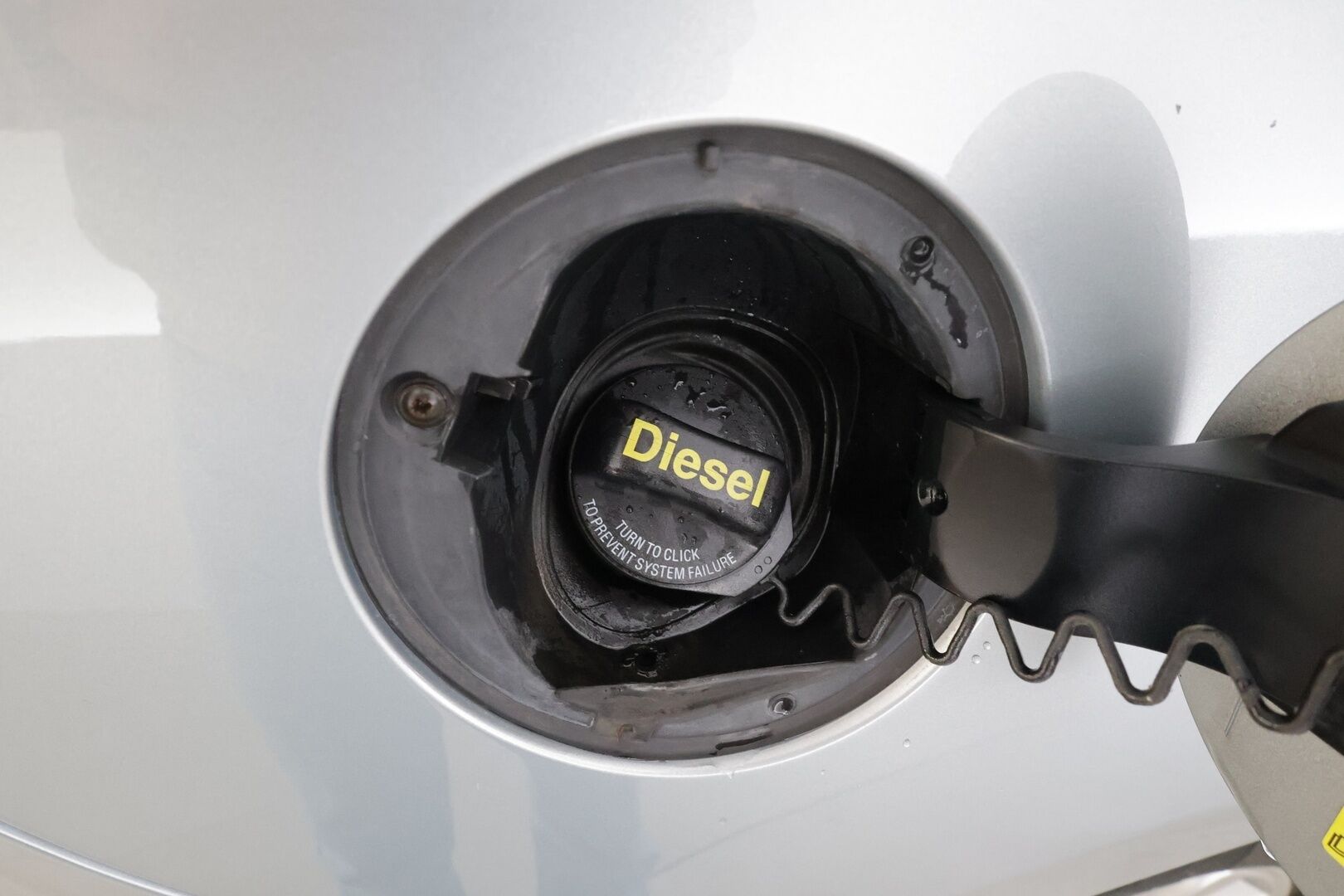 Volvo XC60 2014 D4 AWD R-Design aut * Vakkari / P.tutka / Xenon / Koukku / Webasto / Premium Sound / Muistipenkki / Navi / Puolinahat * - Kahdet renkaat aluvanteilla / Juuri katsastettu - HULLUT BLACKWEEK JATKOT - KORKOTARJOUS 2,49%