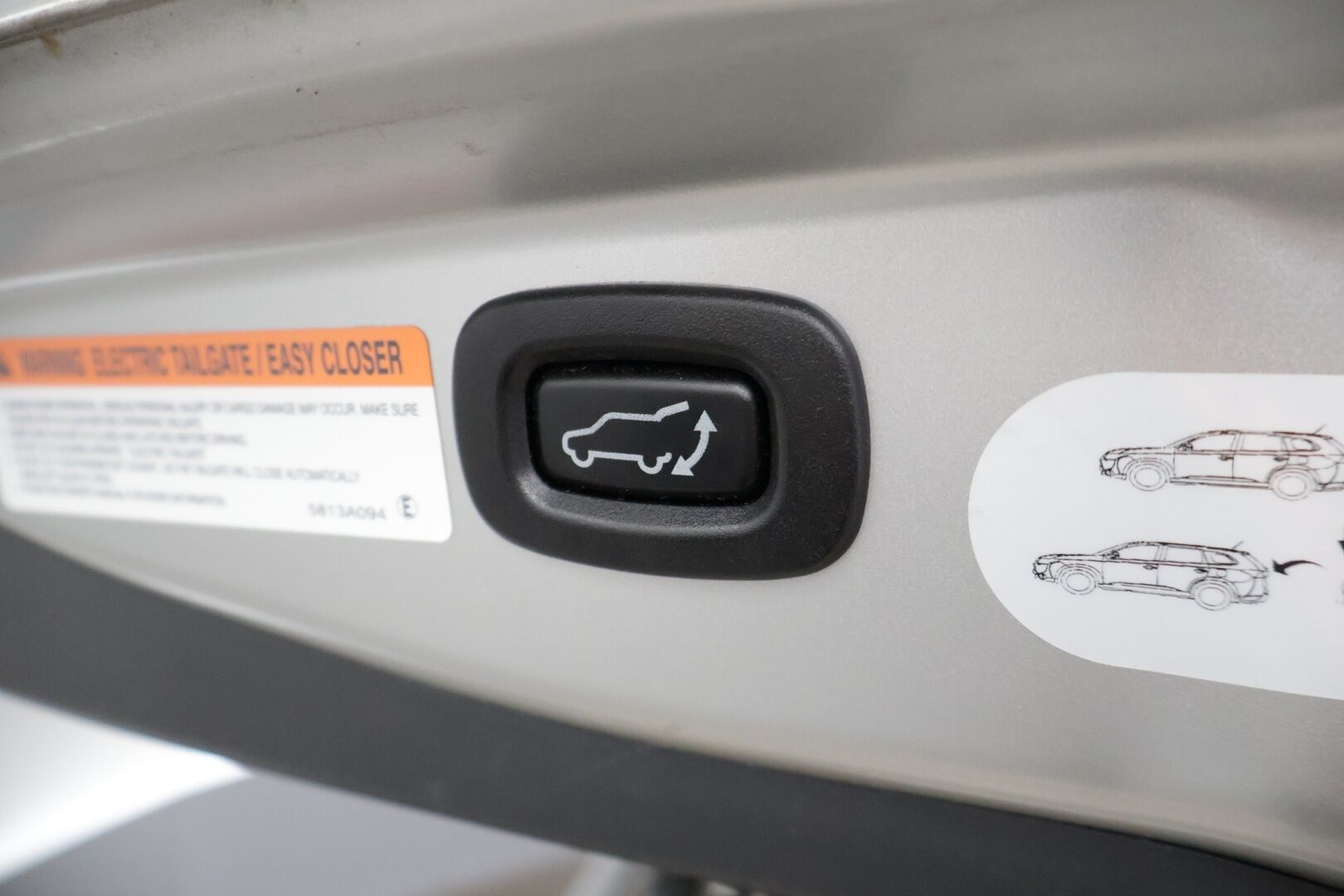 Mitsubishi Outlander 2019 2,0 MIVEC Active 2WD CVT 5P ** Lohko+Sisä / Vakionopeuden säädin / P-Kamera  / Vetokoukku ** - * Suomi-auto / Ratin lämmitin / Juuri huolettu! *