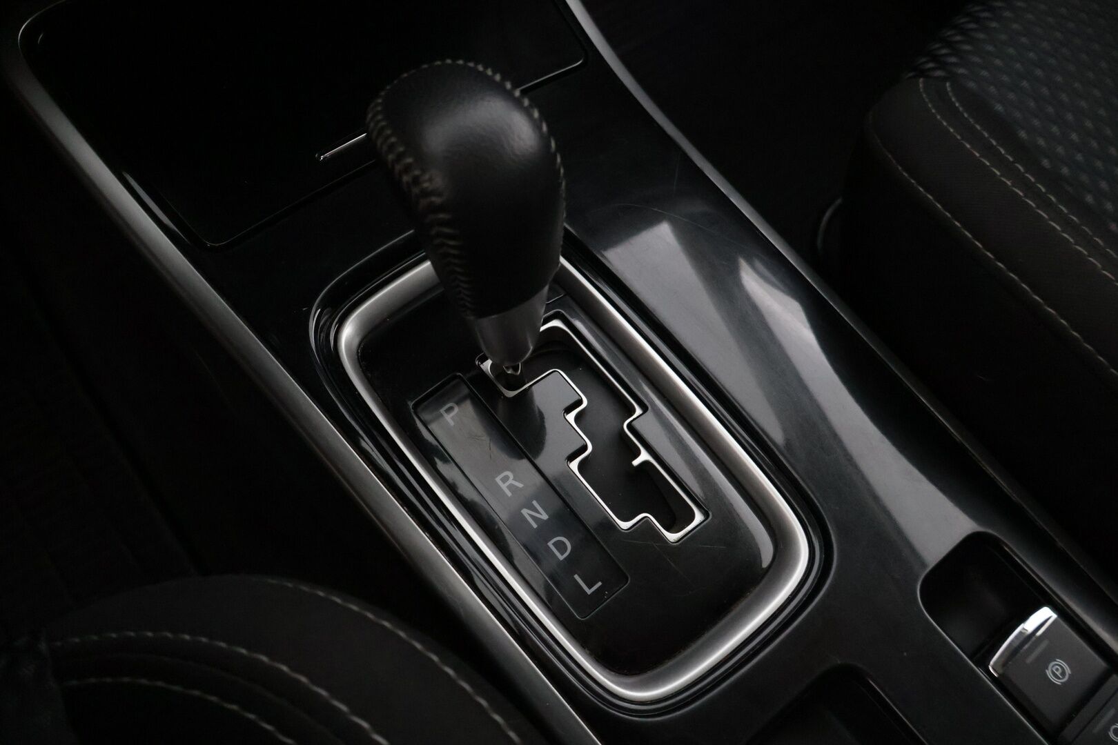 Mitsubishi Outlander 2019 2,0 MIVEC Active 2WD CVT 5P ** Lohko+Sisä / Vakionopeuden säädin / P-Kamera  / Vetokoukku ** - * Suomi-auto / Ratin lämmitin / Juuri huolettu! *