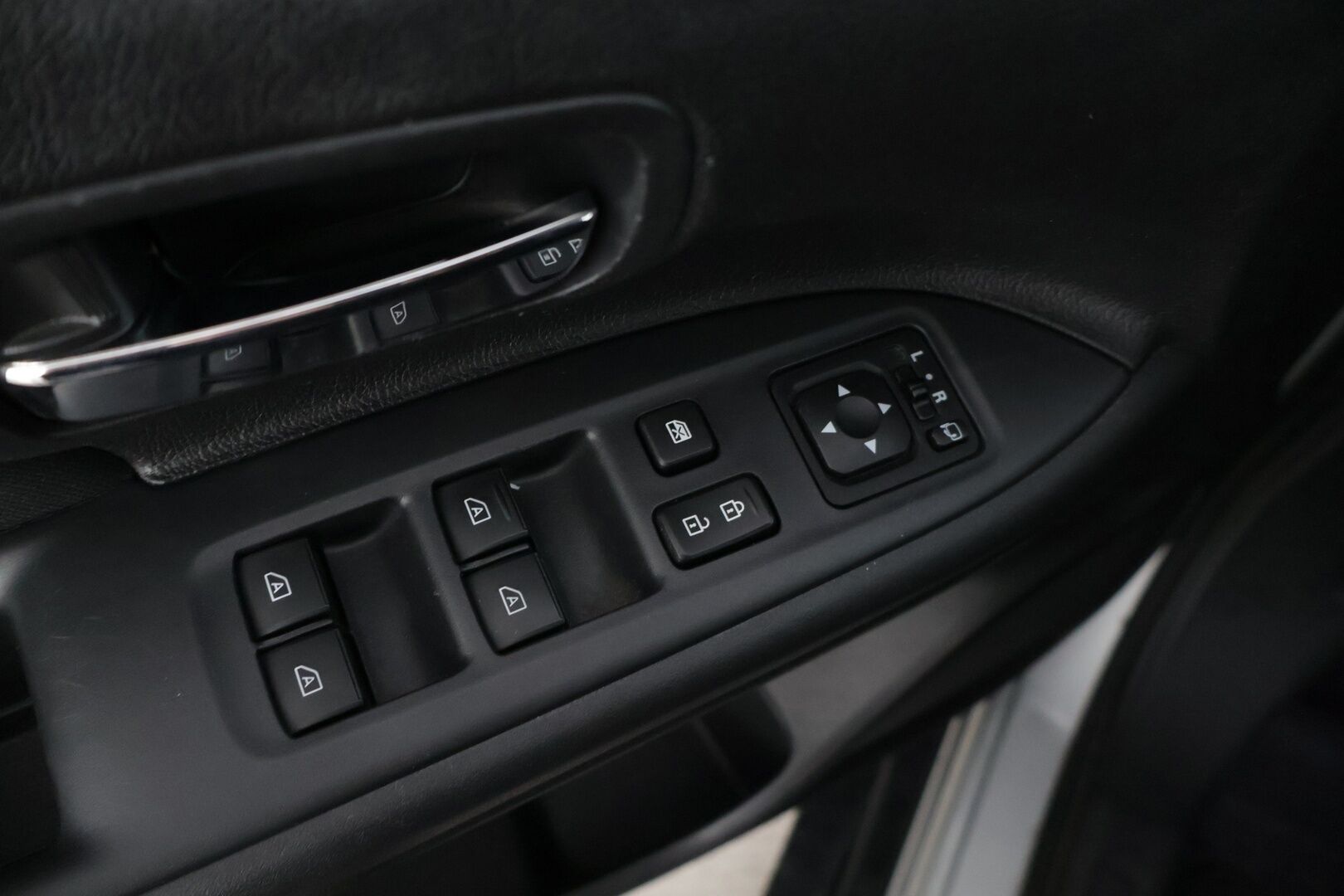 Mitsubishi Outlander 2019 2,0 MIVEC Active 2WD CVT 5P ** Lohko+Sisä / Vakionopeuden säädin / P-Kamera  / Vetokoukku ** - * Suomi-auto / Puhdas bensa maasturi * - HULLU BLACKWEEK KORKOTARJOUS 2,49%