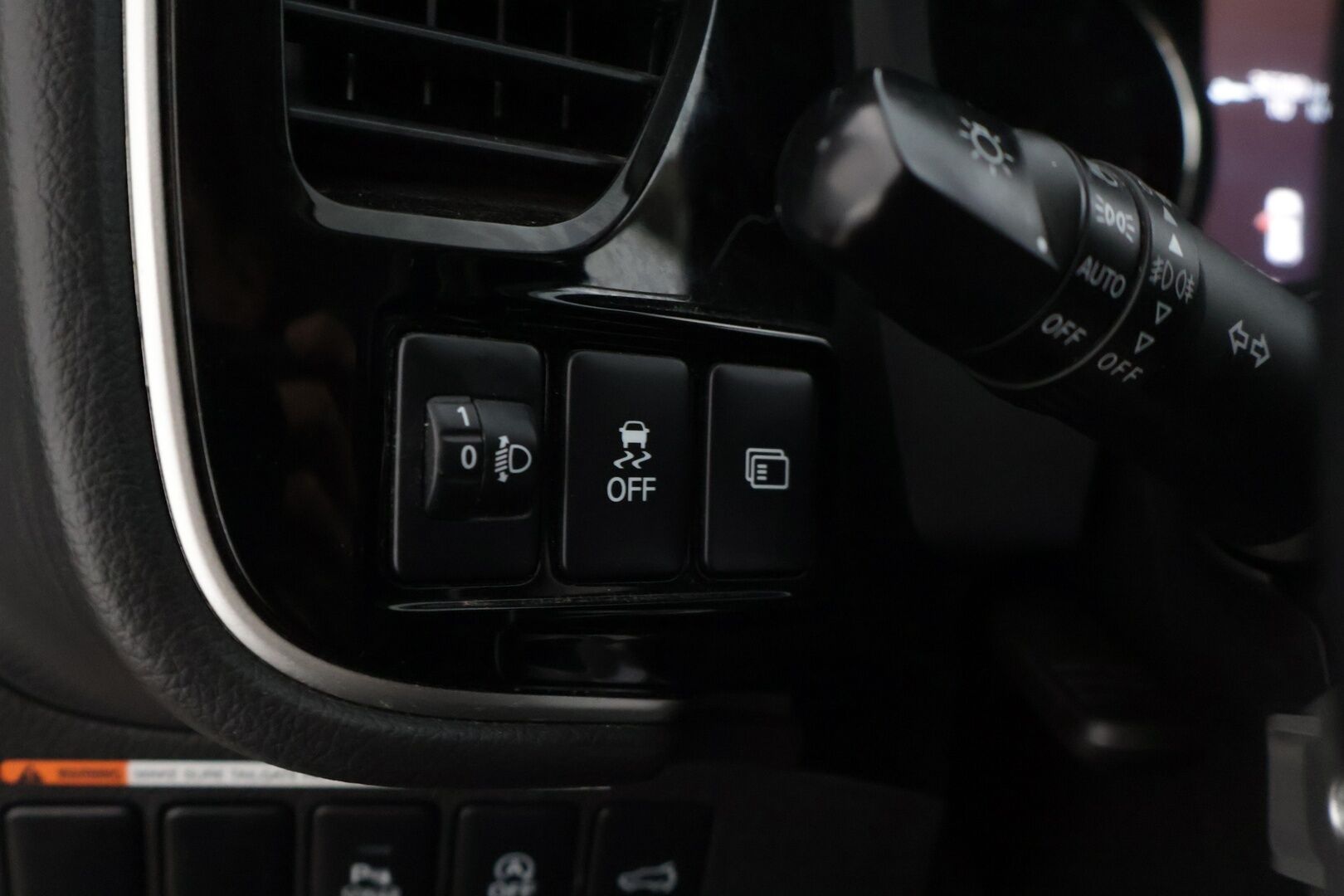 Mitsubishi Outlander 2019 2,0 MIVEC Active 2WD CVT 5P ** Lohko+Sisä / Vakionopeuden säädin / P-Kamera  / Vetokoukku ** - * Suomi-auto / Puhdas bensa maasturi * - HULLU BLACKWEEK KORKOTARJOUS 2,49%