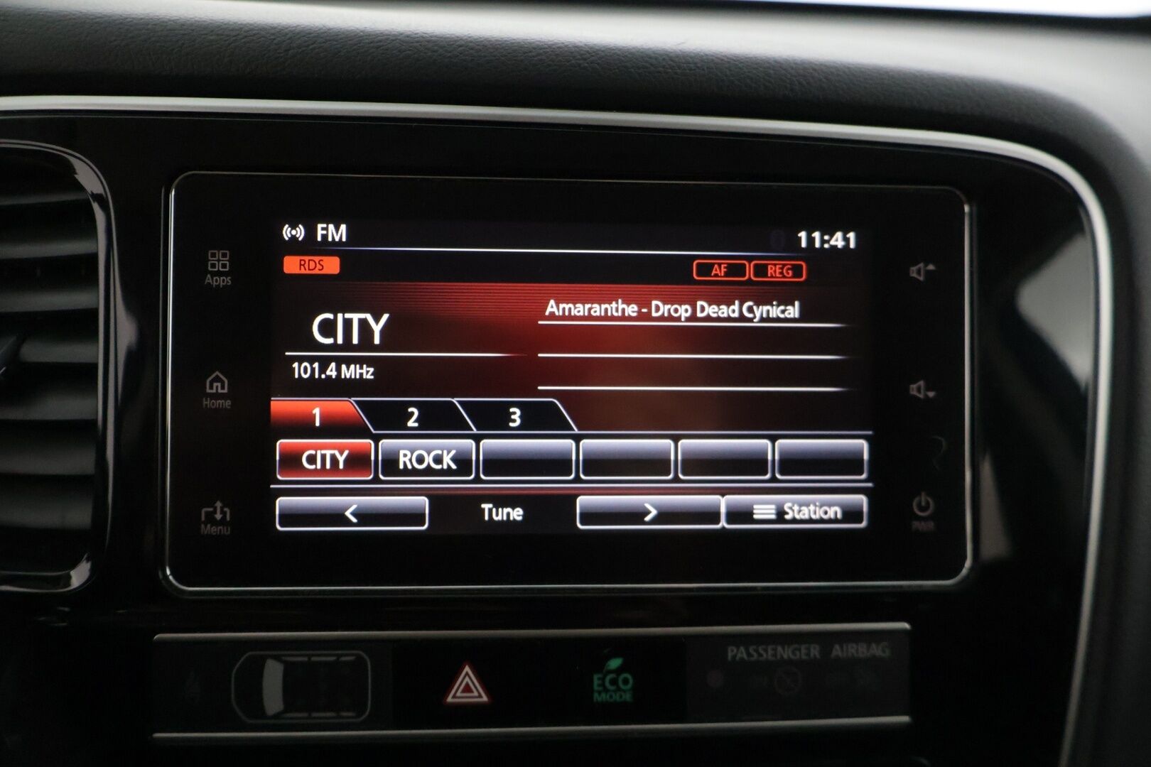 Mitsubishi Outlander 2019 2,0 MIVEC Active 2WD CVT 5P ** Lohko+Sisä / Vakionopeuden säädin / P-Kamera  / Vetokoukku ** - * Suomi-auto / Puhdas bensa maasturi * - HULLU BLACKWEEK KORKOTARJOUS 2,49%