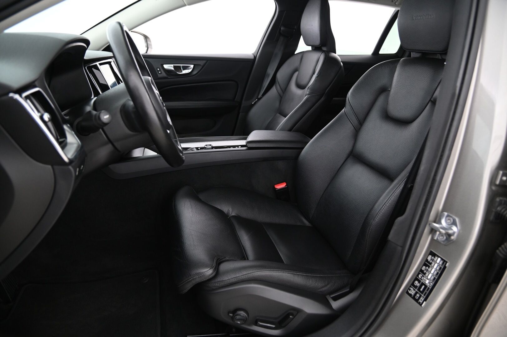 Volvo V60 2019 D3 Business Inscription aut *Webasto / Acc / Muistinahka / LED / Navi*