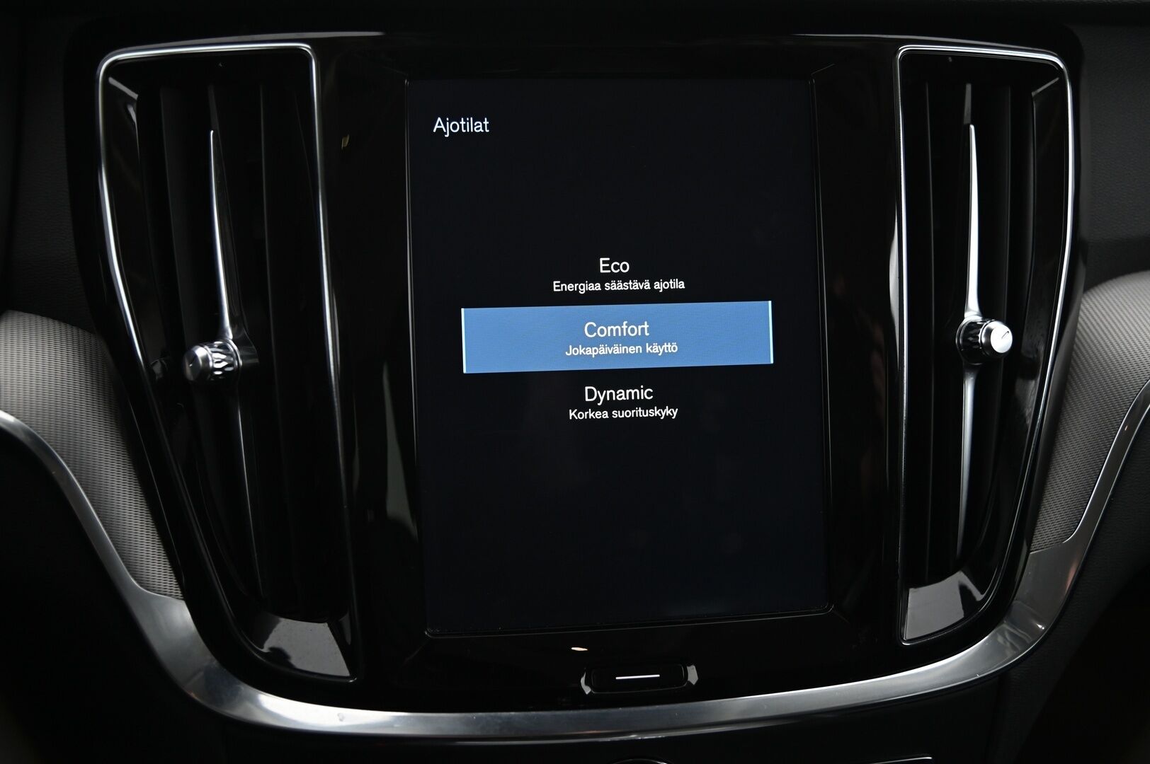 Volvo V60 2019 D3 Business Inscription aut *Webasto / Acc / Muistinahka / LED / Navi*