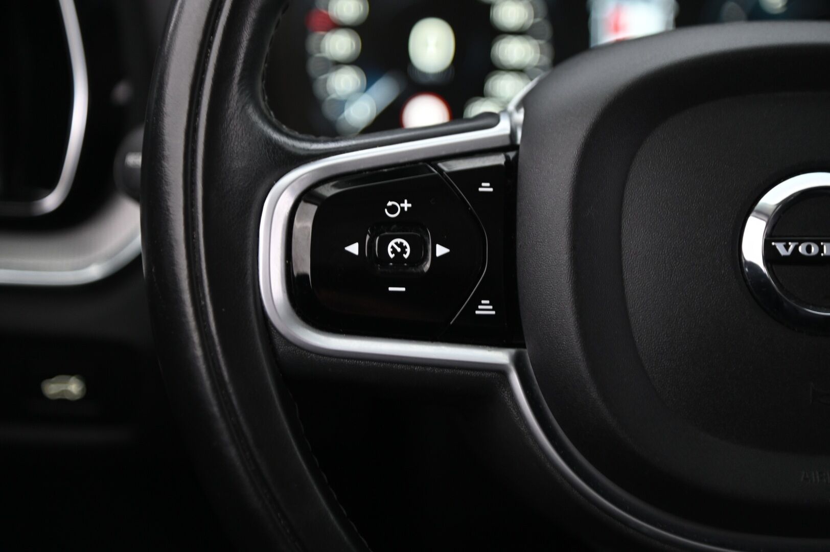 Volvo V60 2019 D3 Business Inscription aut *Webasto / Acc / Muistinahka / LED / Navi*