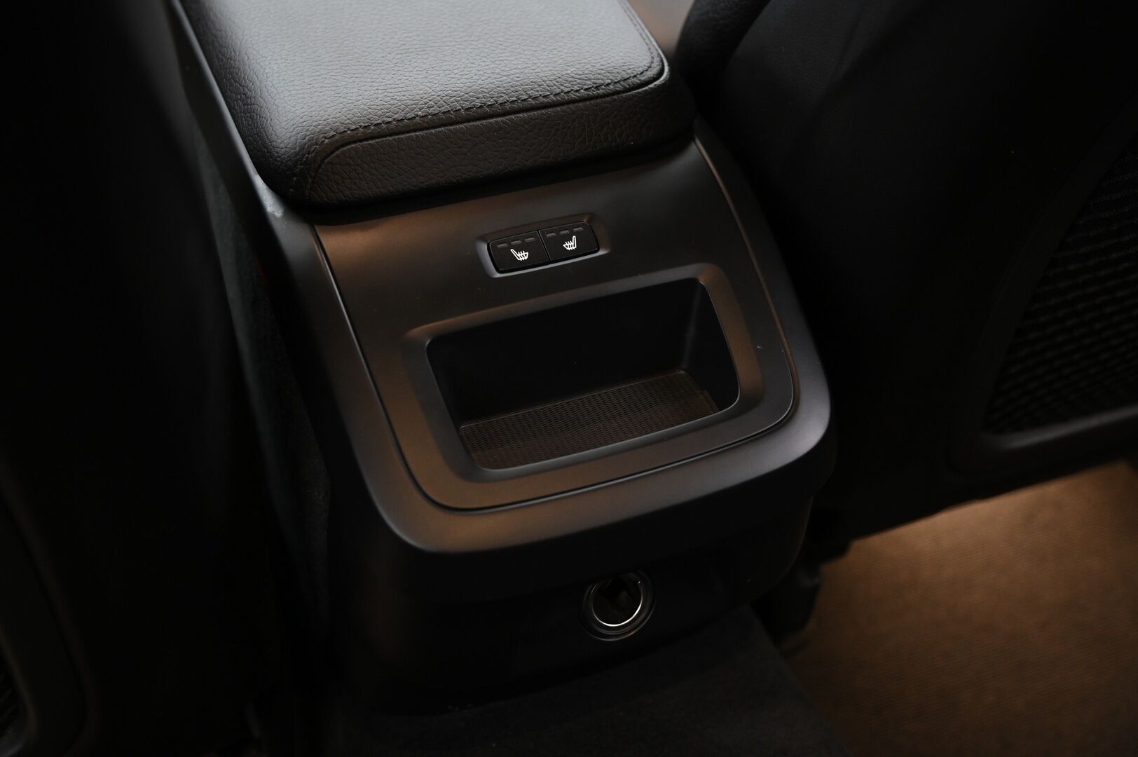 Volvo V60 2019 D3 Business Inscription aut *Webasto / Acc / Muistinahka / LED / Navi*